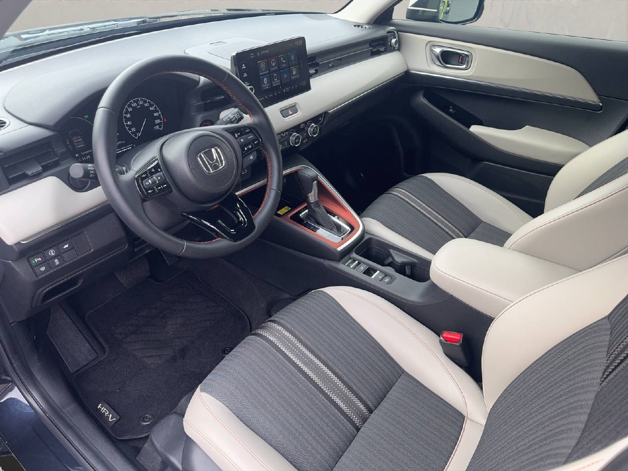 HONDA HR-V 1.5 i-MMD Advance Style-showroom-element-3