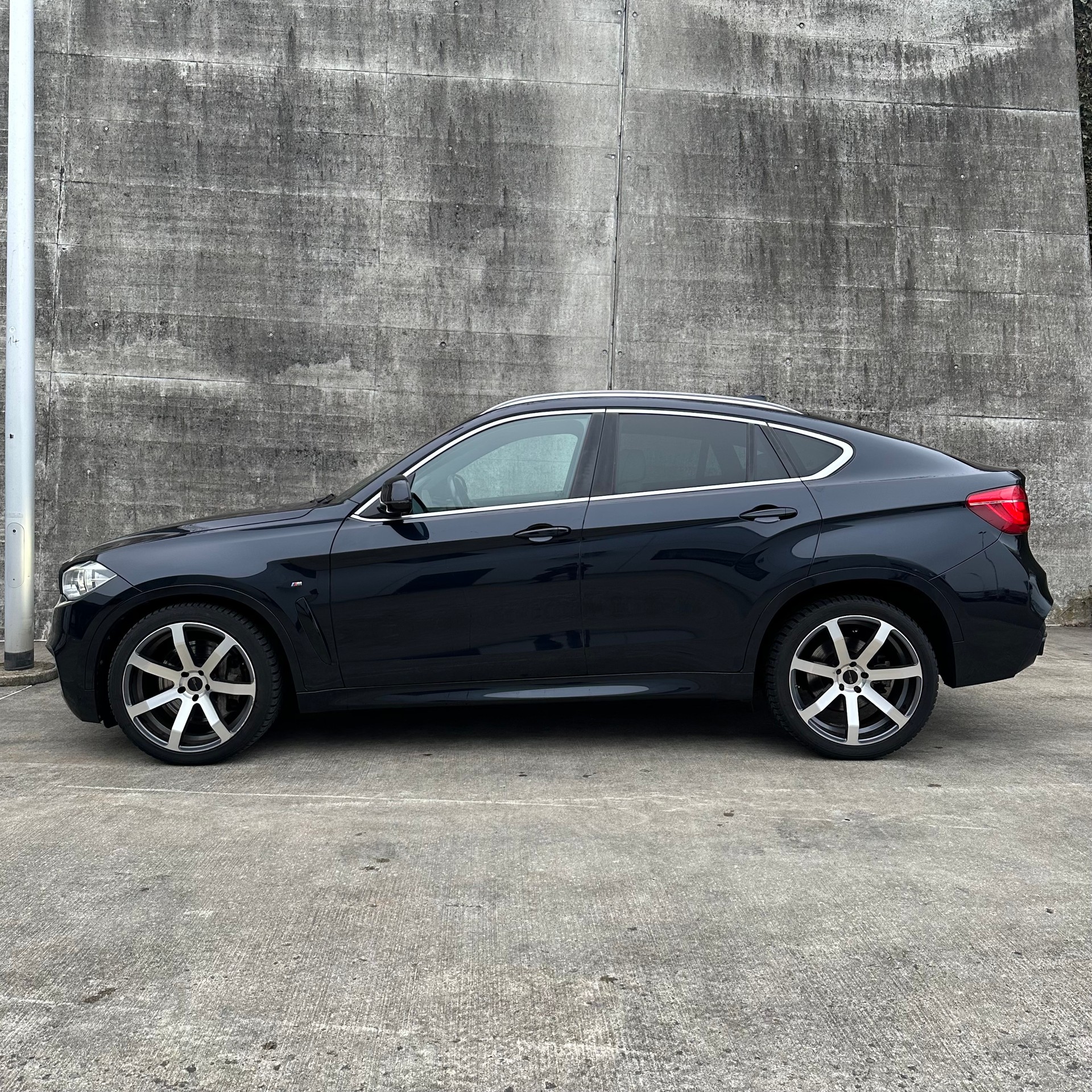 BMW X6 M50d Steptronic-showroom-element-3