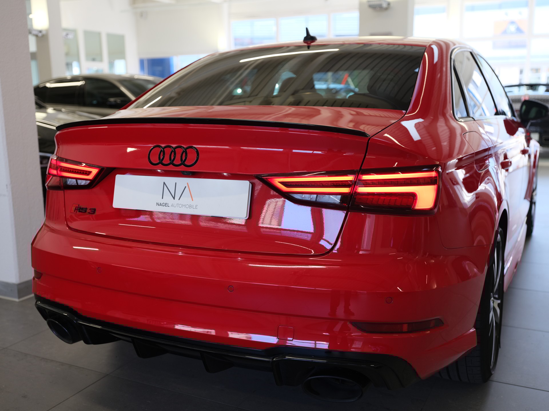 AUDI RS3 Limousine 2.5 TSI quattro S-tronic-image-11