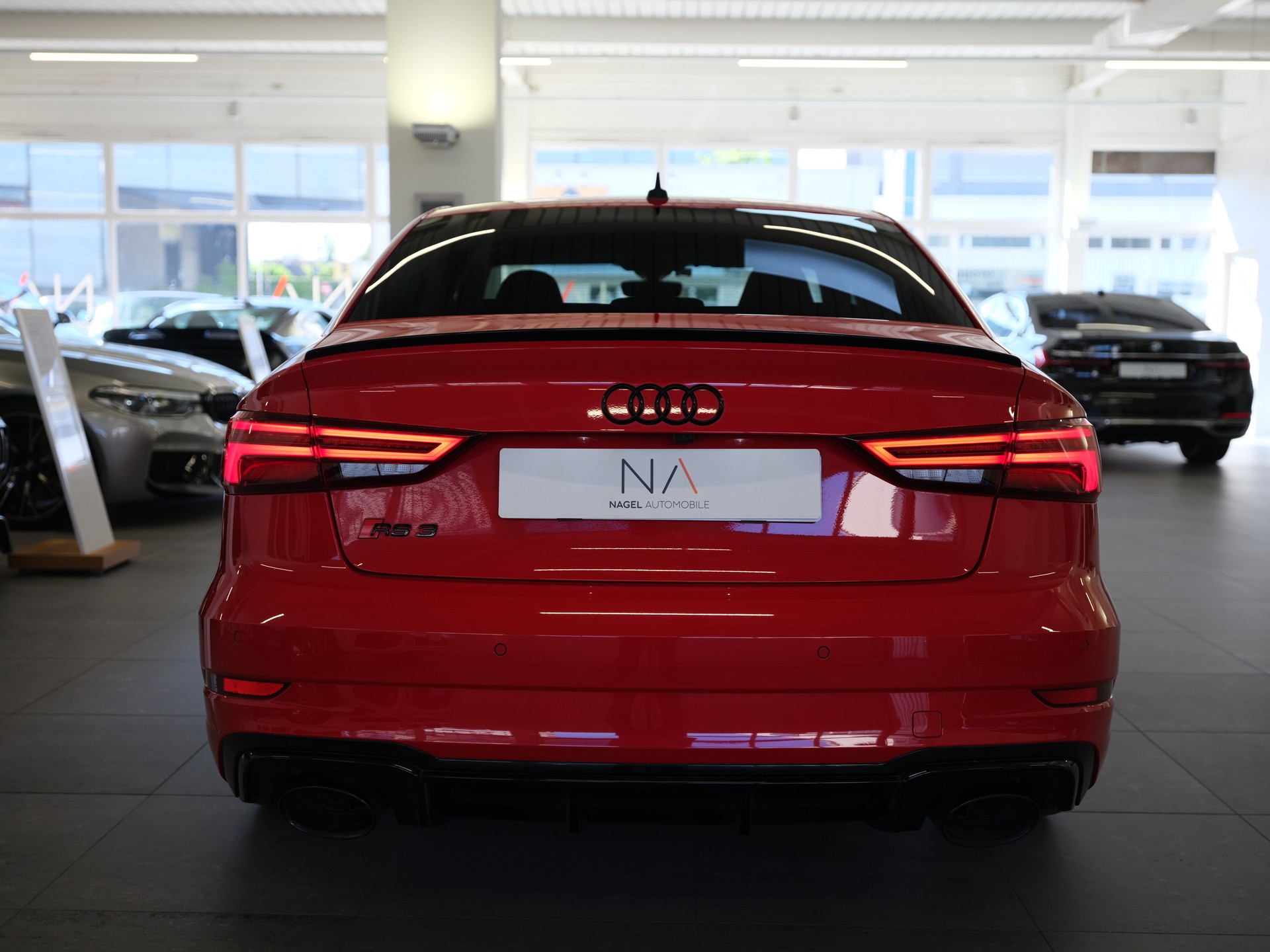 AUDI RS3 Limousine 2.5 TSI quattro S-tronic-image-4