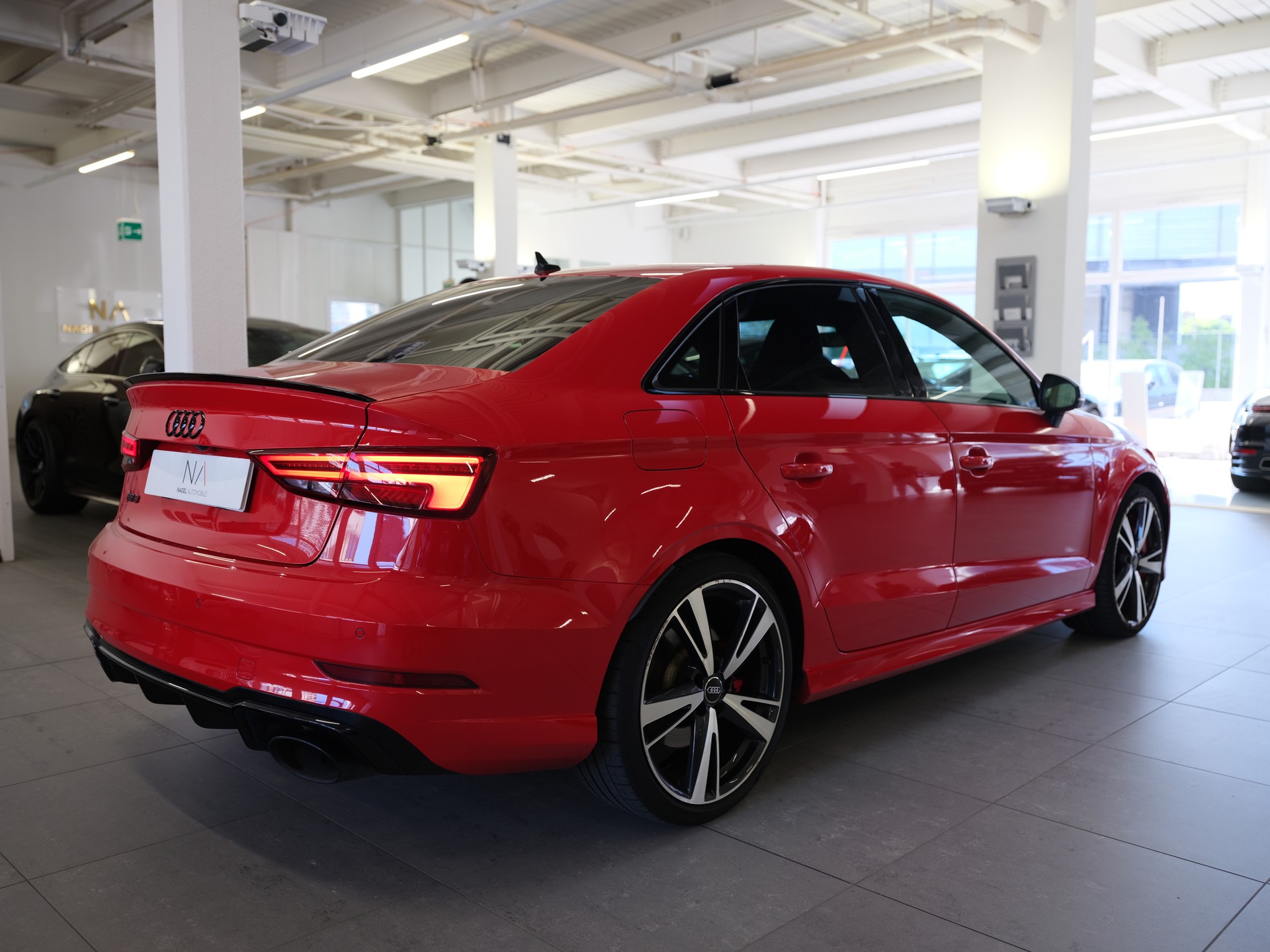 AUDI RS3 Limousine 2.5 TSI quattro S-tronic-image-5