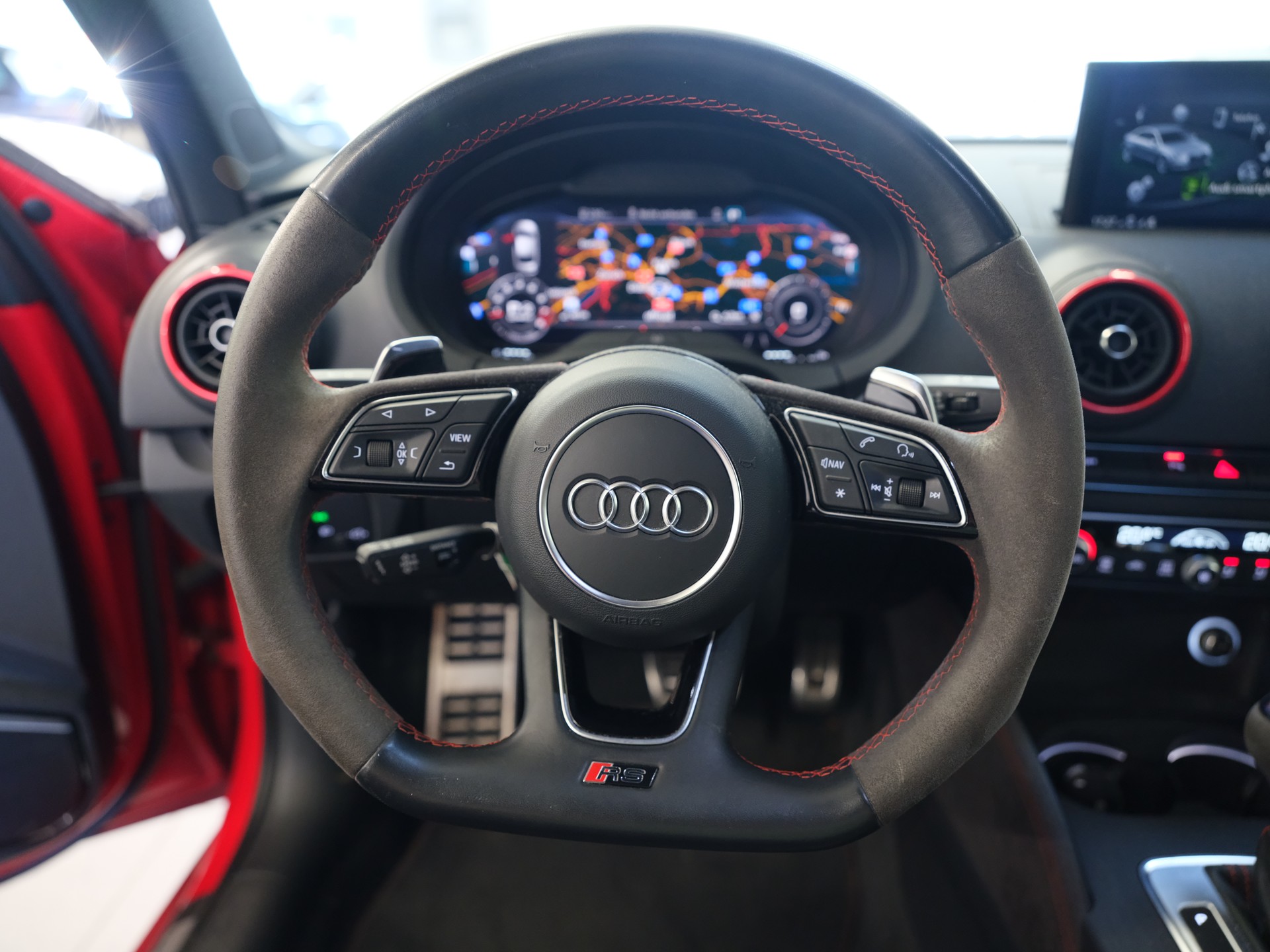 AUDI RS3 Limousine 2.5 TSI quattro S-tronic-image-13