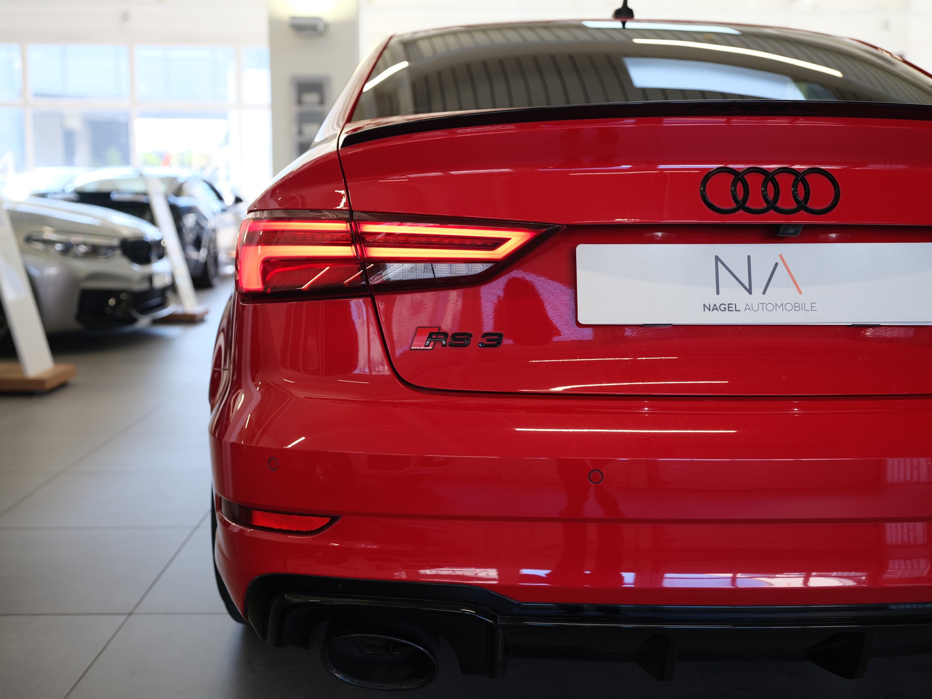 AUDI RS3 Limousine 2.5 TSI quattro S-tronic-image-10