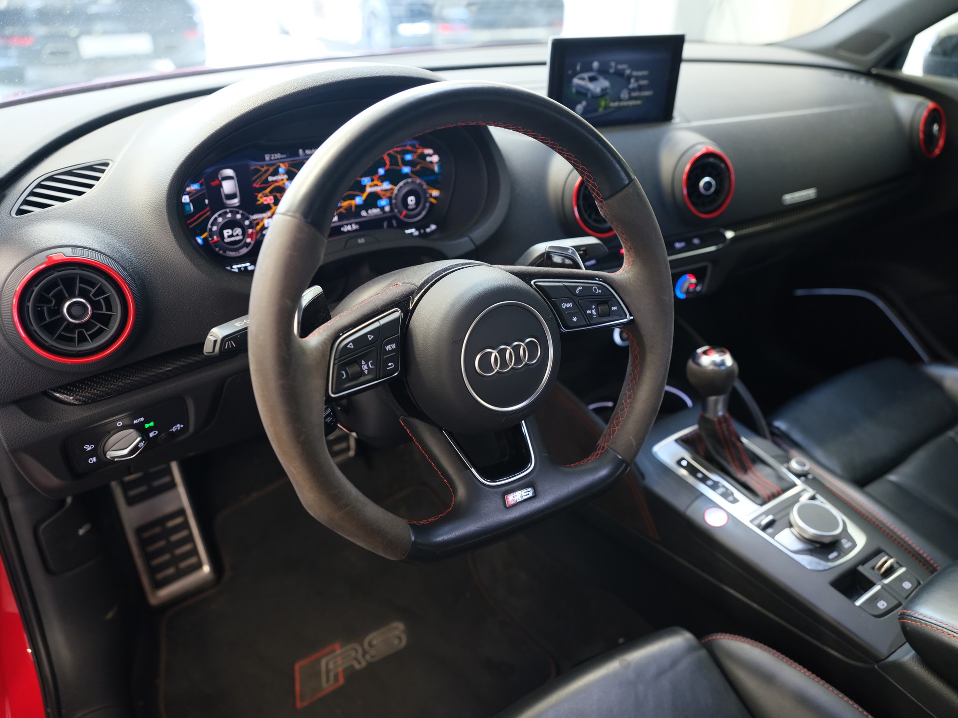 AUDI RS3 Limousine 2.5 TSI quattro S-tronic-image-12
