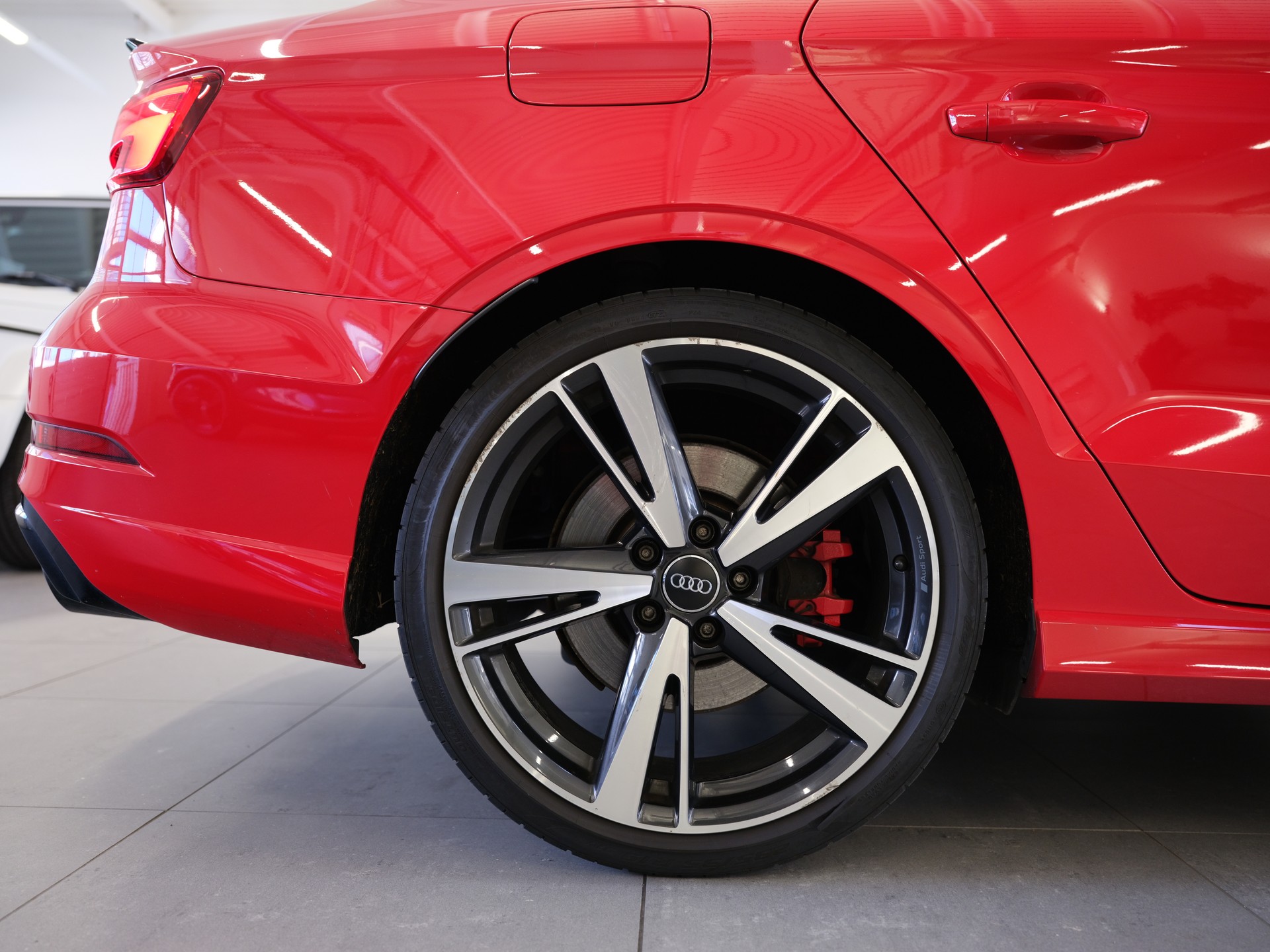 AUDI RS3 Limousine 2.5 TSI quattro S-tronic-image-7
