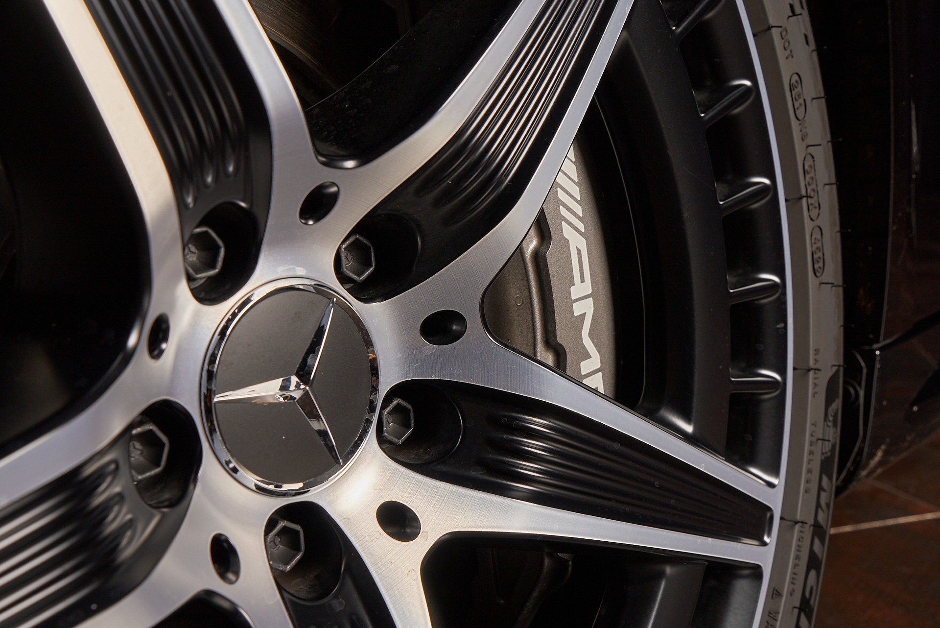 MERCEDES-BENZ EQE SUV AMG 43 4Matic Executive Edition-showroom-element-3