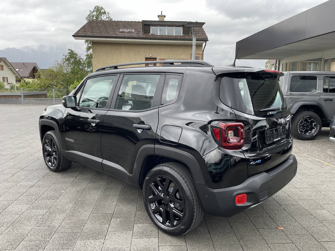 JEEP Renegade 1.3 Summit 4xe-image-2