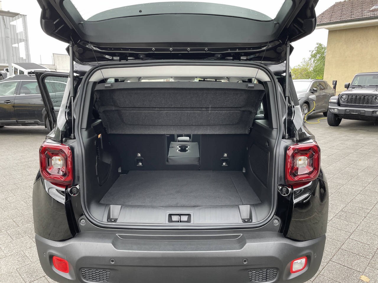 JEEP Renegade 1.3 Summit 4xe-image-9