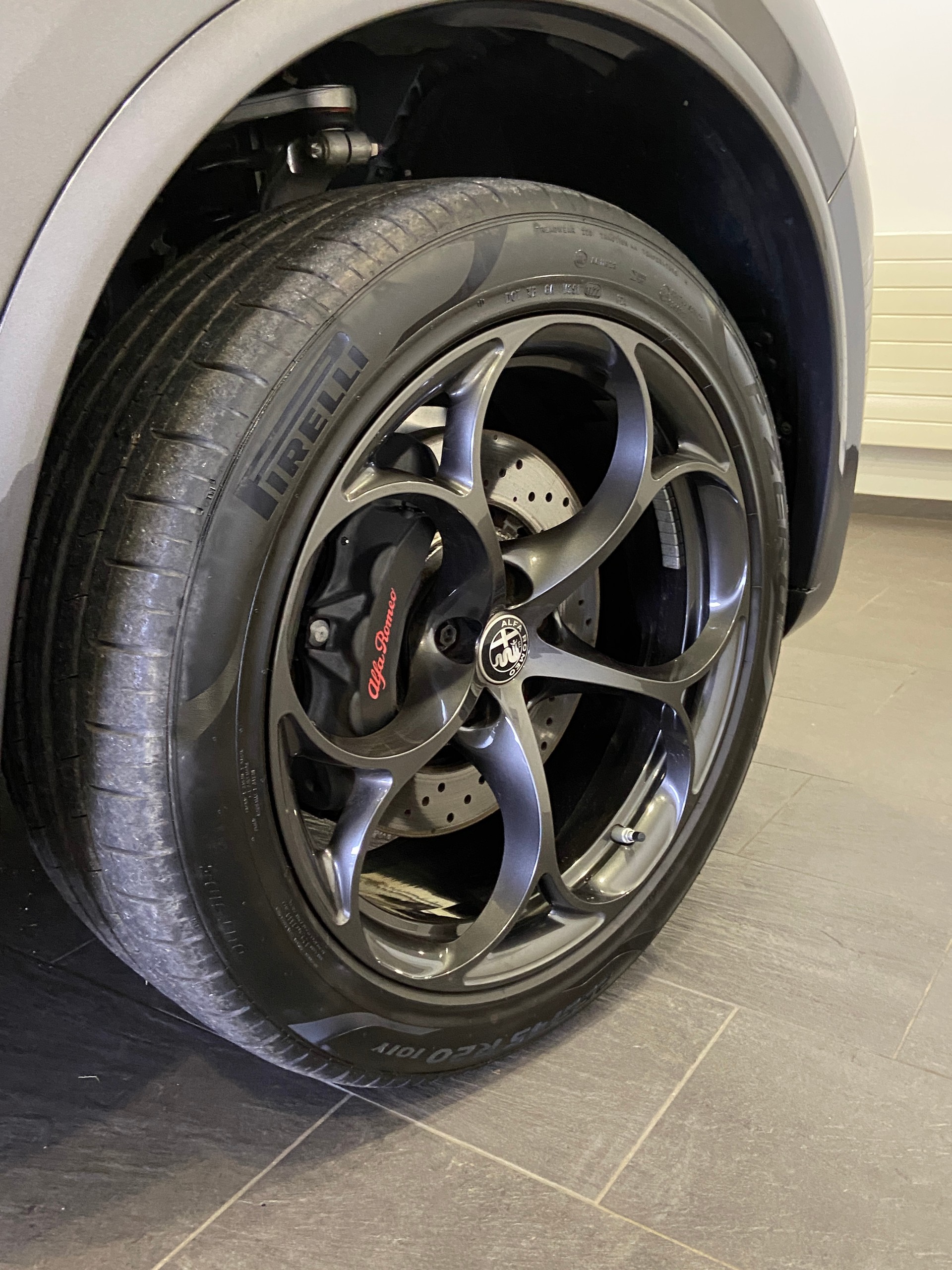 ALFA ROMEO Stelvio 2.9 V6 Quadrifoglio Q4-showroom-element-3