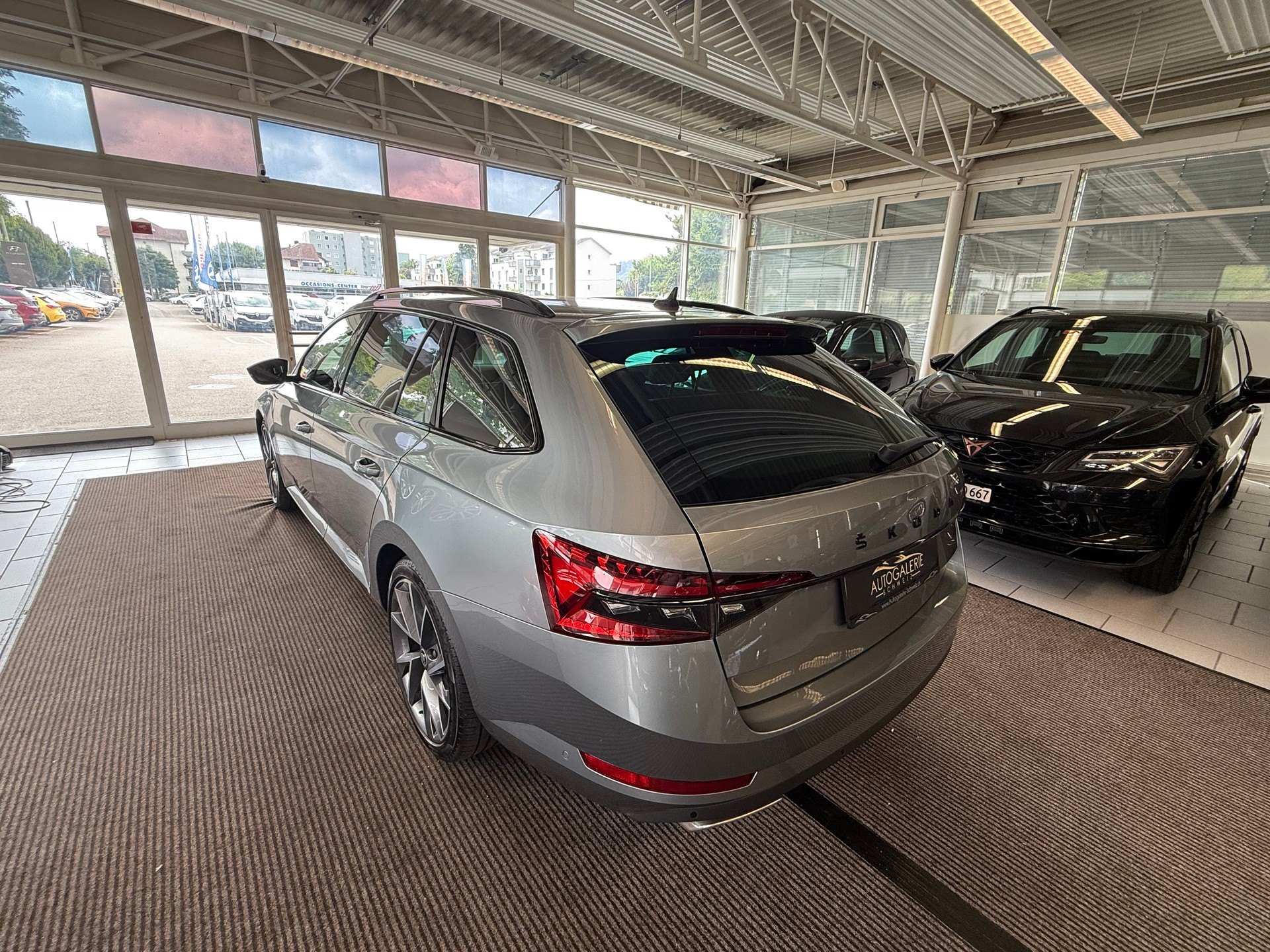 SKODA Superb Combi 2.0 TSI SportLine 4x4 DSG | CH Fahrzeug | DCC Fahrwerk | Anhängerkupplung |-image-4