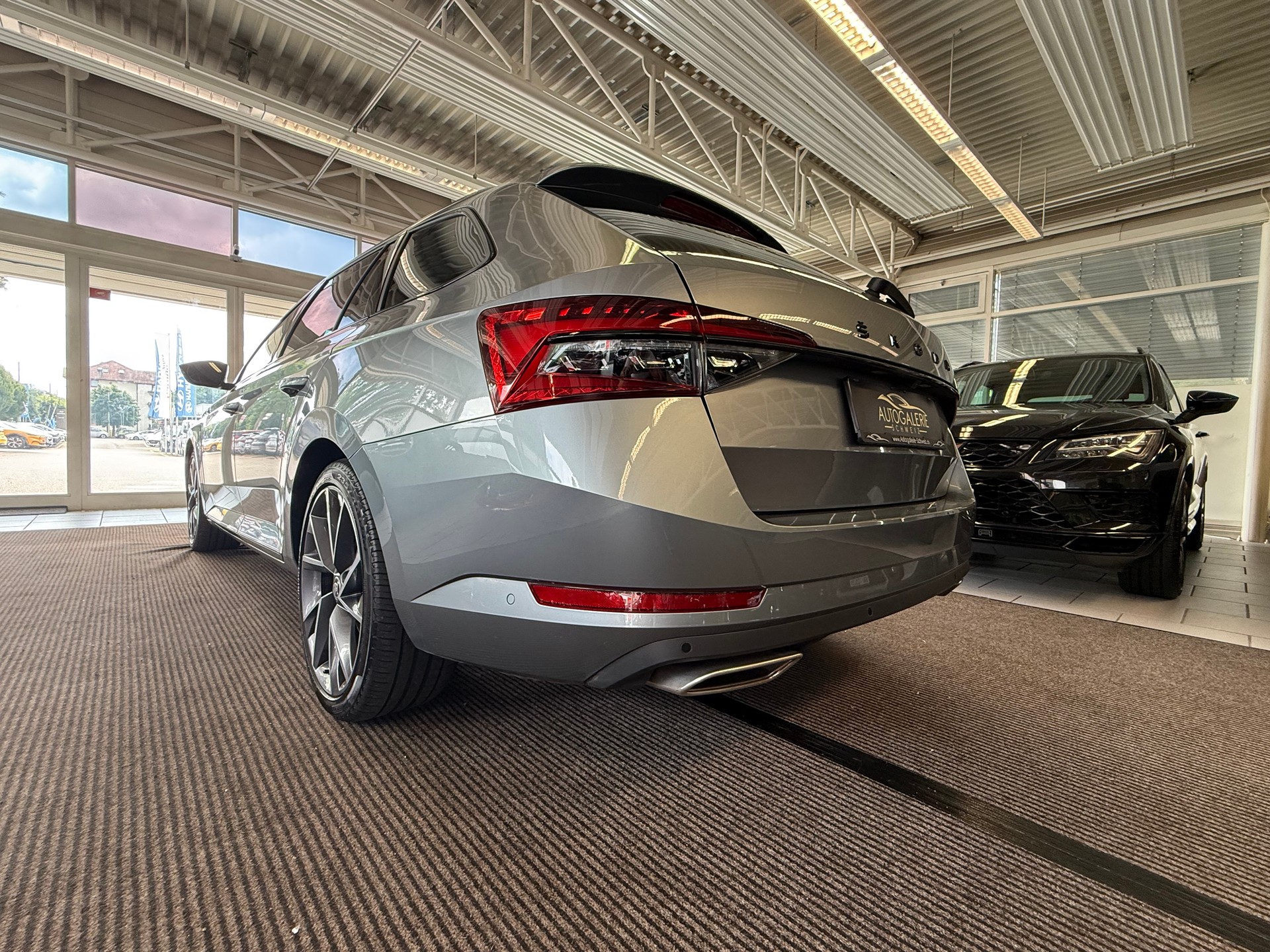 SKODA Superb Combi 2.0 TSI SportLine 4x4 DSG | CH Fahrzeug | DCC Fahrwerk | Anhängerkupplung |-image-16