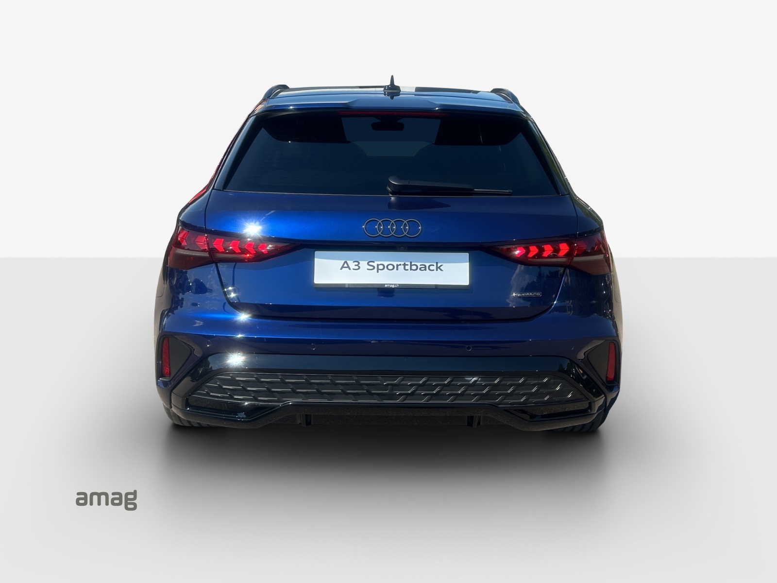 AUDI A3 Sportback 35 TFSI S line-showroom-element-3