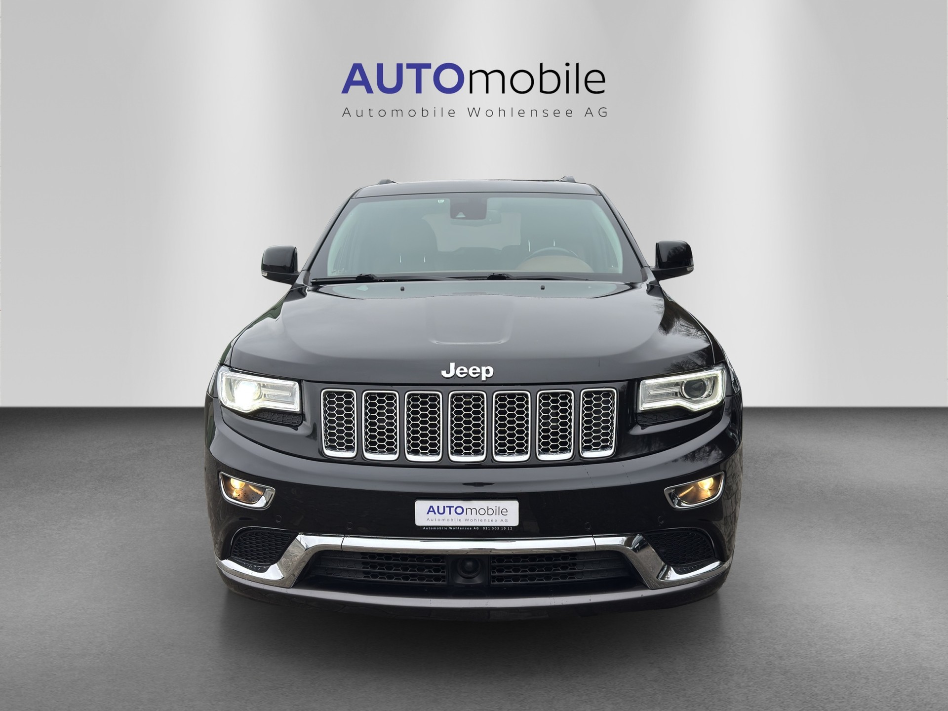 JEEP Grand Cherokee Summit 5.7 V8-showroom-element-2