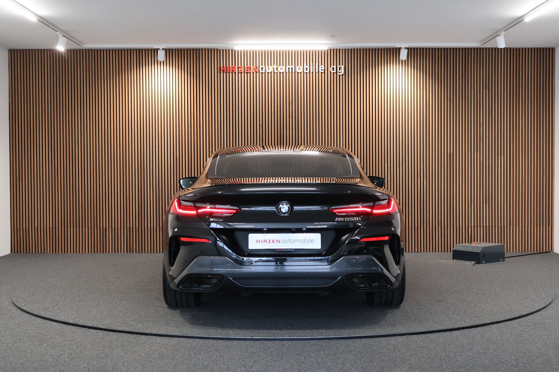 BMW M850i xDrive Steptronic-showroom-element-3