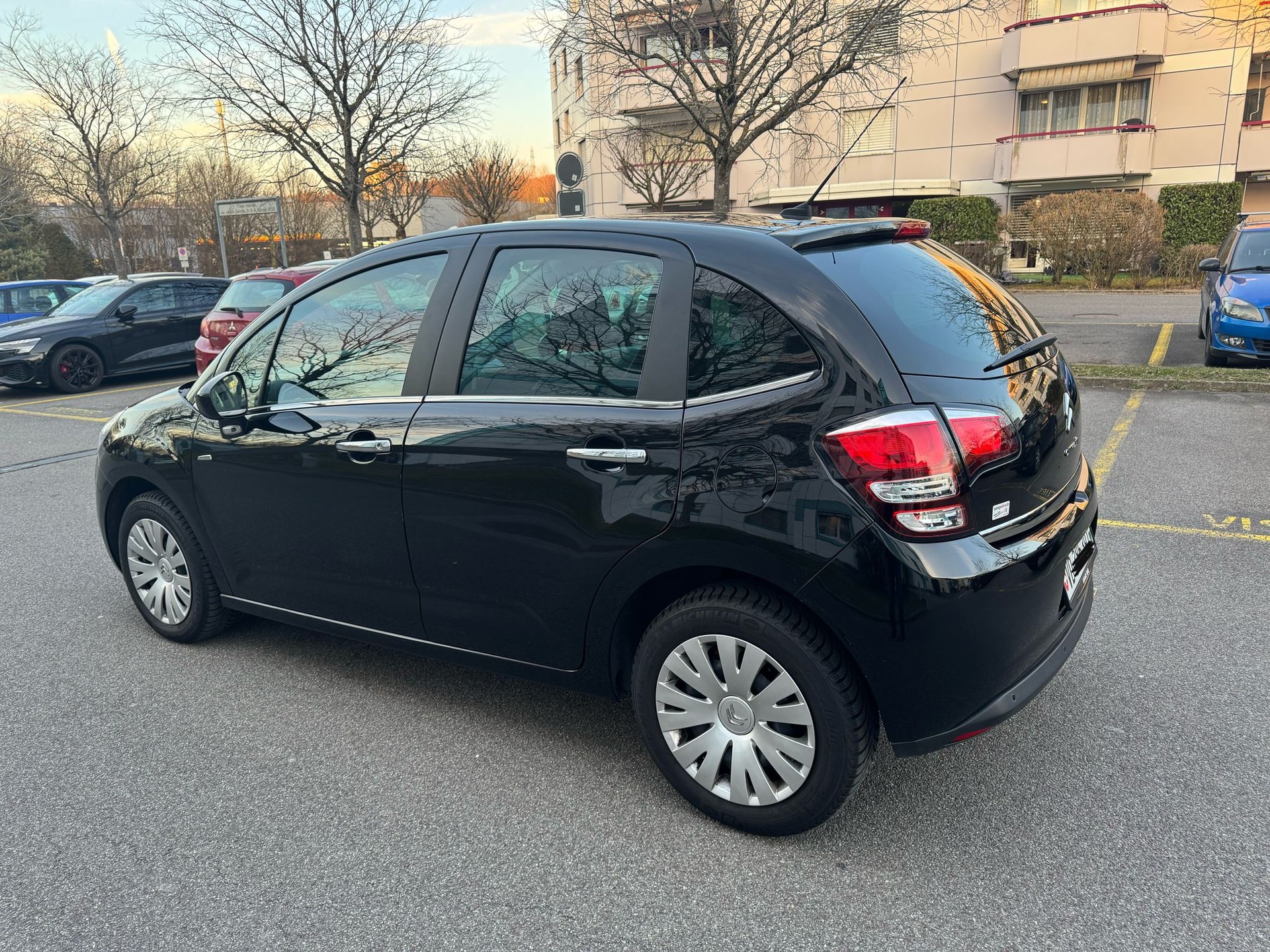 CITROEN C3 1.2i PureTech Exclusive-image-3