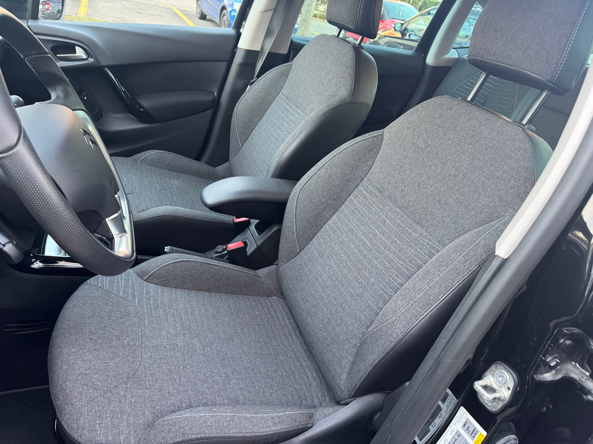 CITROEN C3 1.2i PureTech Exclusive-image-7
