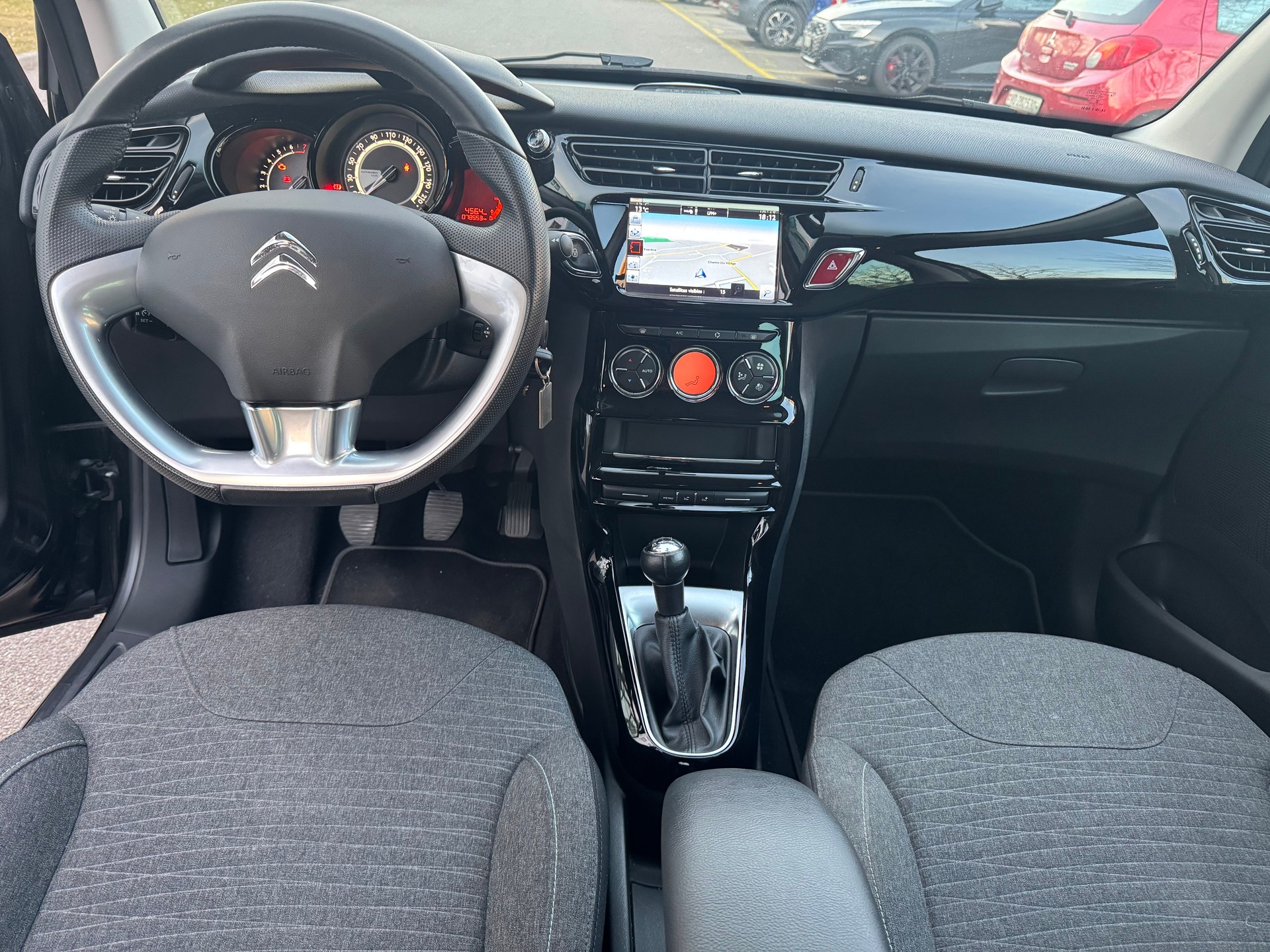 CITROEN C3 1.2i PureTech Exclusive-image-6