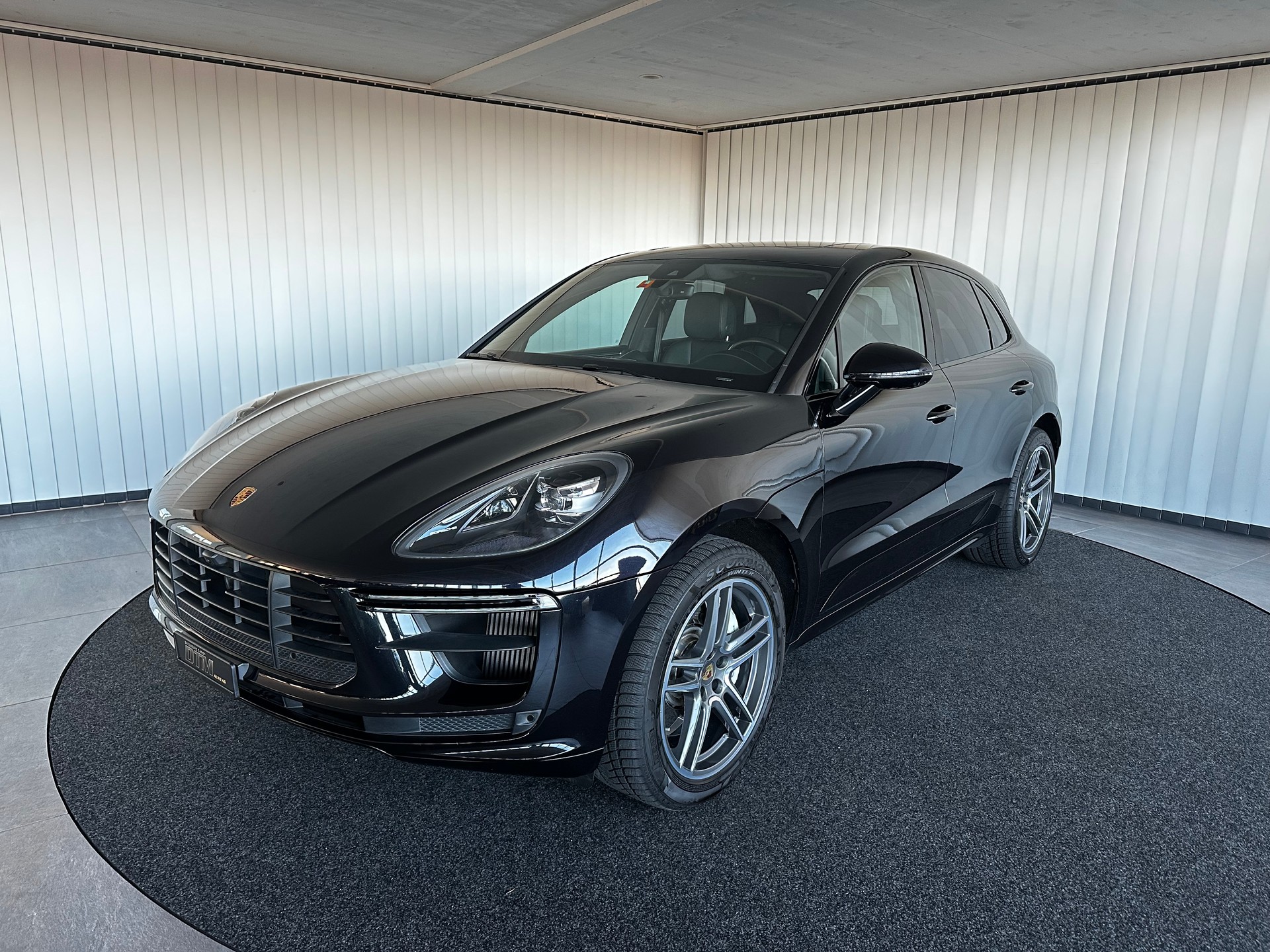 PORSCHE Macan Turbo