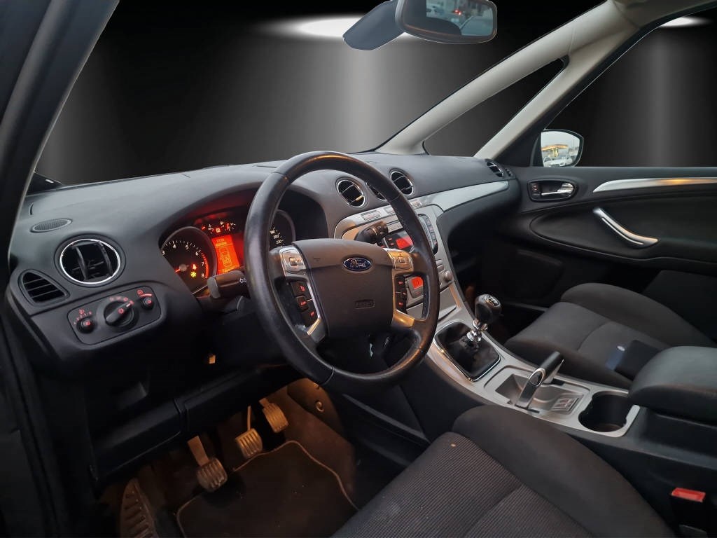 FORD S-Max 2.5i Turbo 20V Titanium S 7 Pl-image-8