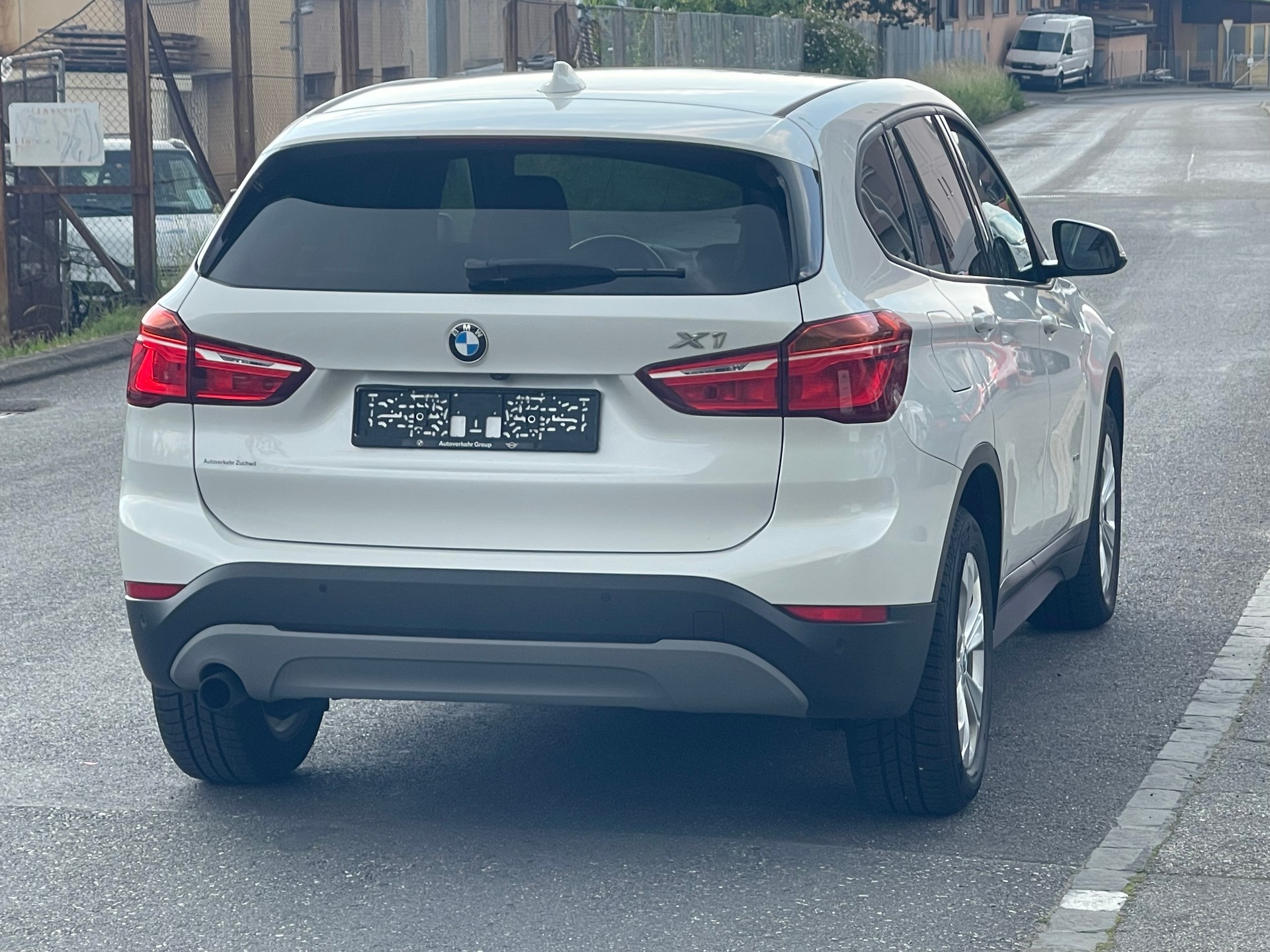 BMW X1 sDrive 18i Steptronic-showroom-element-3