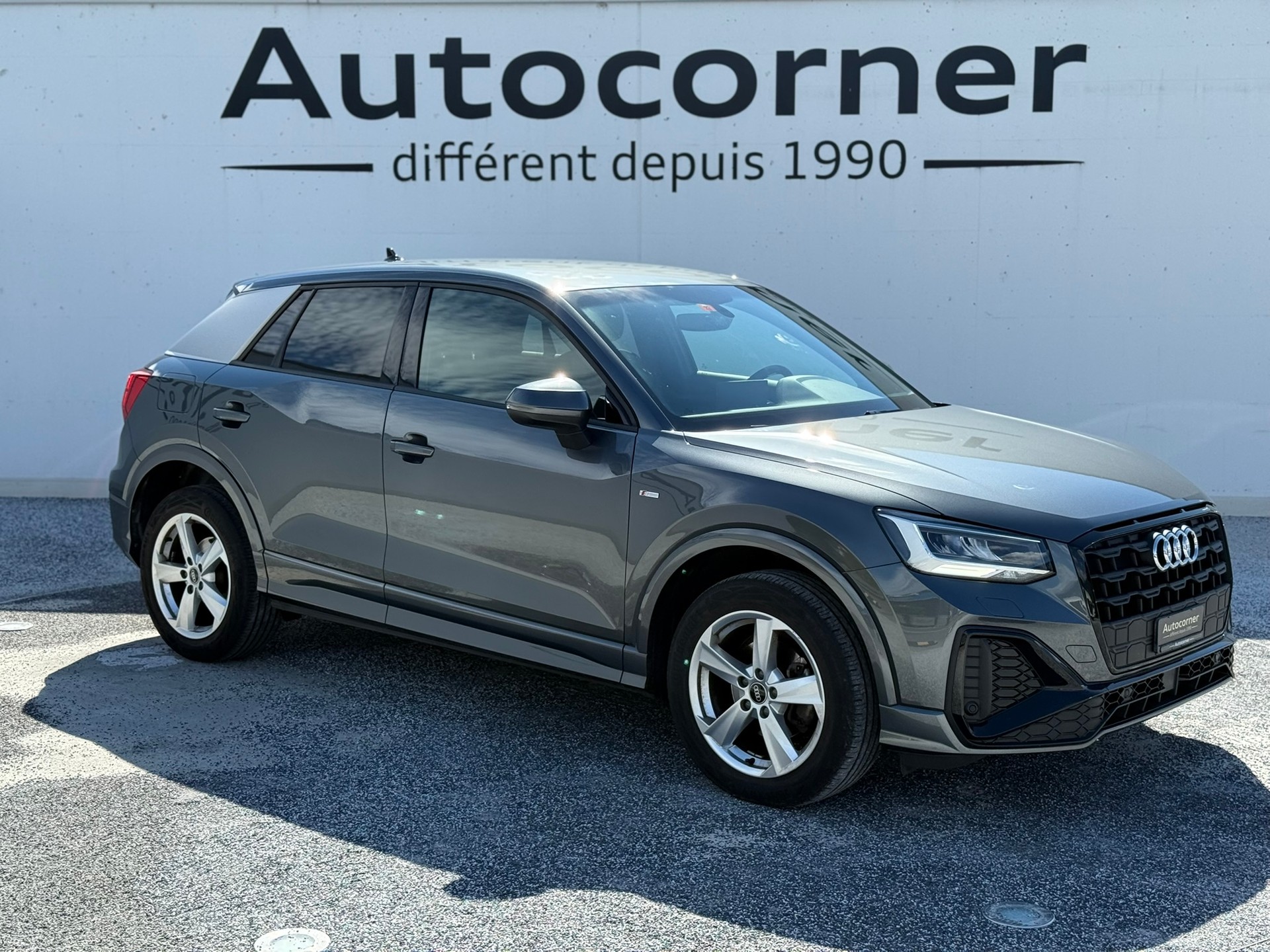 AUDI Q2 35 TFSI S line-showroom-element-2