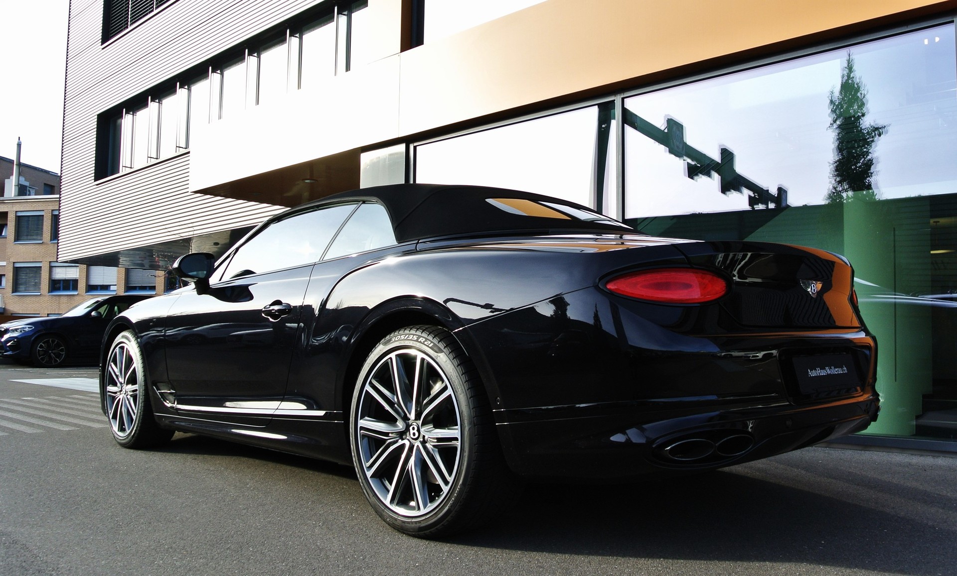 BENTLEY Continental GTC 4.0 V8 S-showroom-element-2