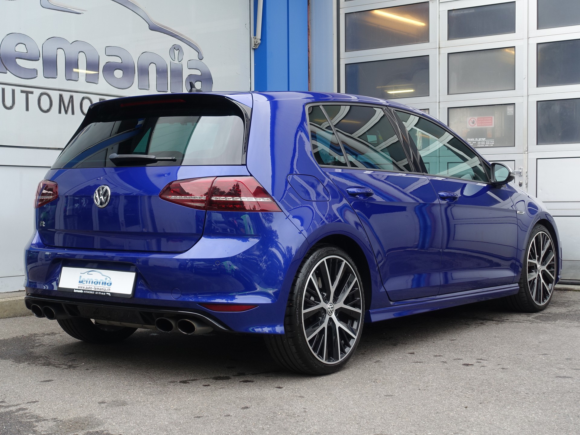 VW Golf 2.0 TSI R 4Motion DSG-showroom-element-3