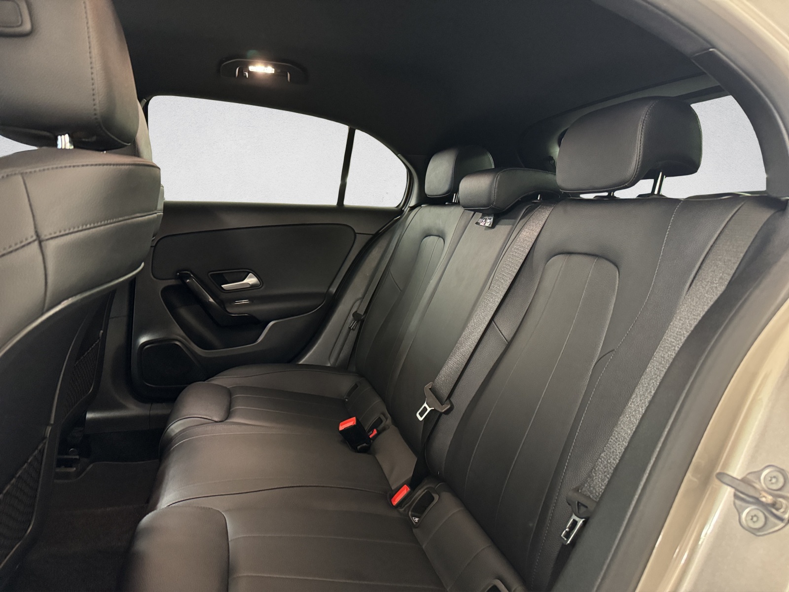 MERCEDES-BENZ A 180 d Progressive-image-9