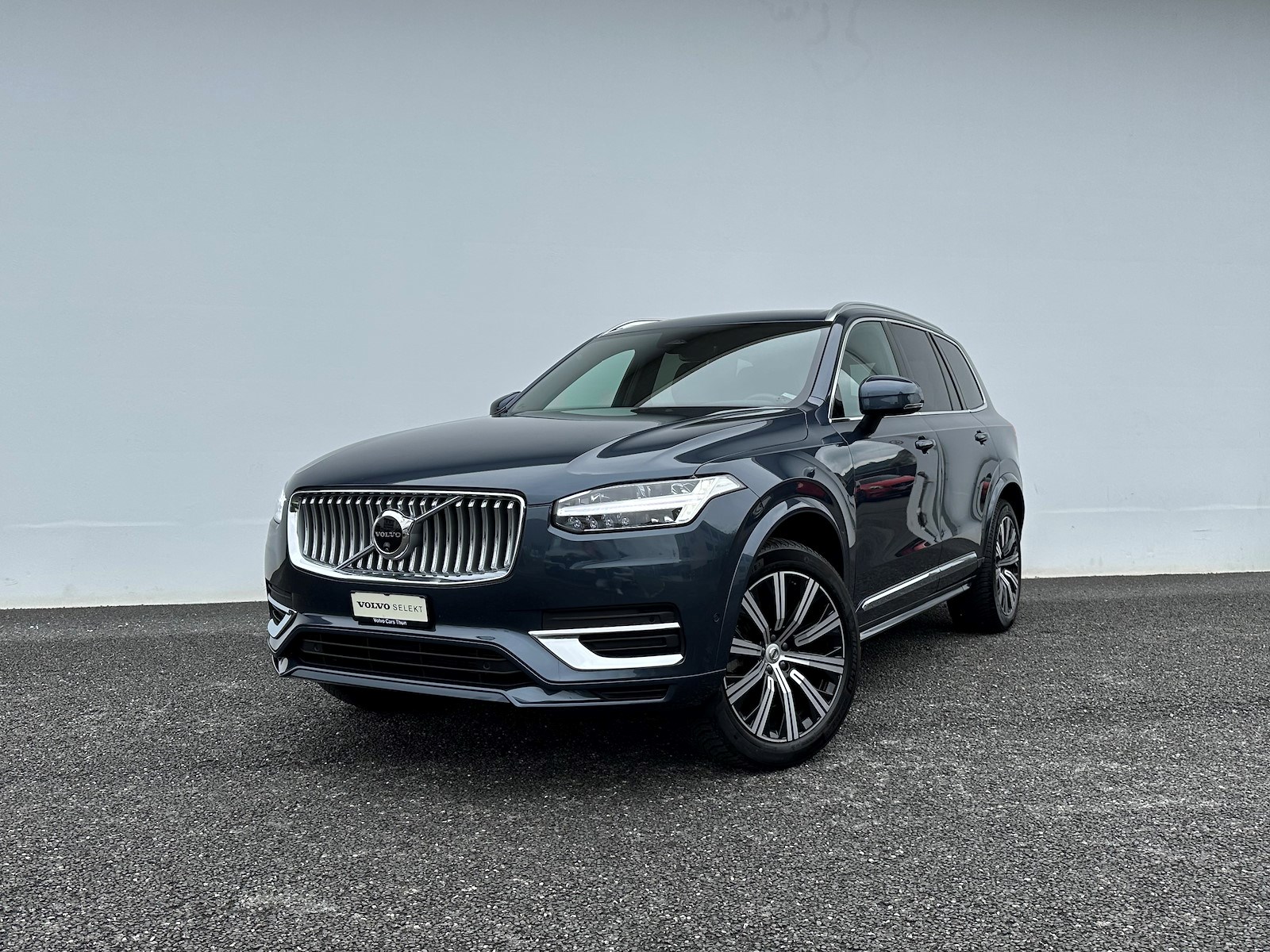 VOLVO XC90 2.0 B5 MH Plus Bright 7P. (SUV / Geländewagen) Volvo VOLVO XC90 2.0 B5 MH Plus Bright 7P. (SUV / Geländewagen)