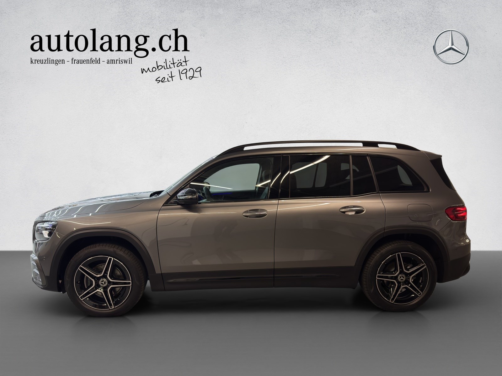 MERCEDES-BENZ GLB 200 AMG Line-showroom-element-1