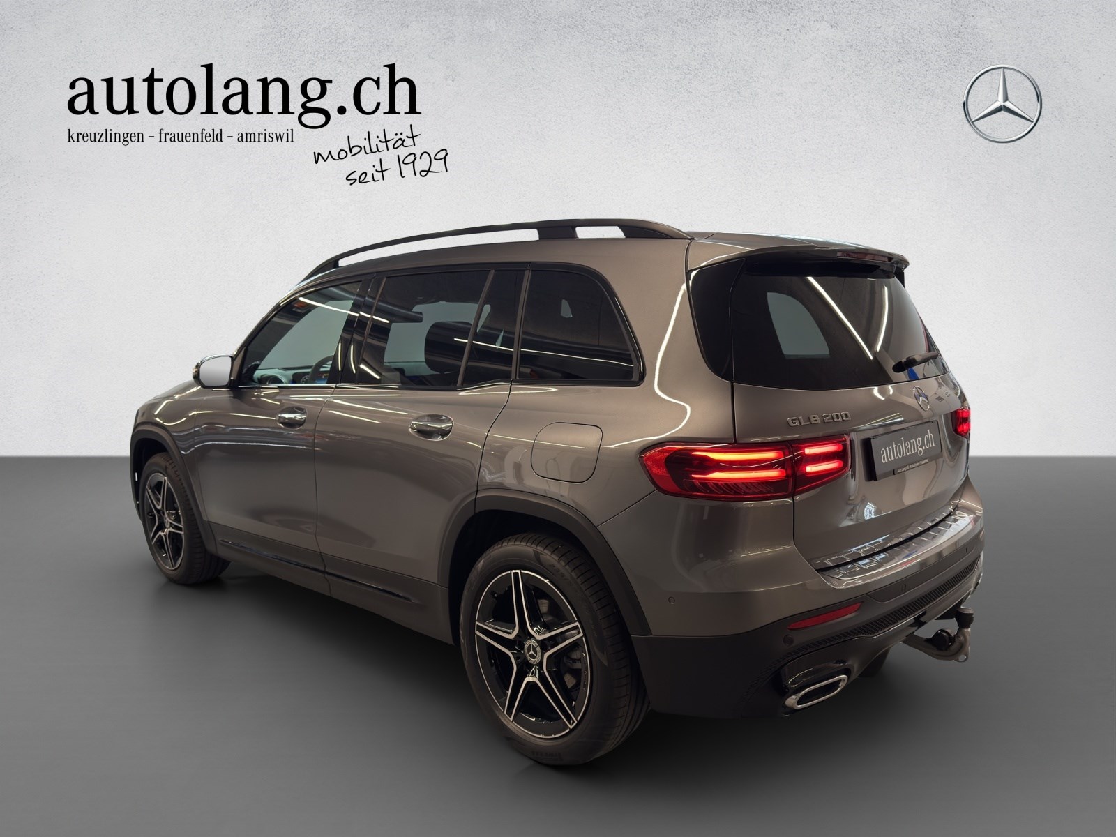 MERCEDES-BENZ GLB 200 AMG Line-showroom-element-2
