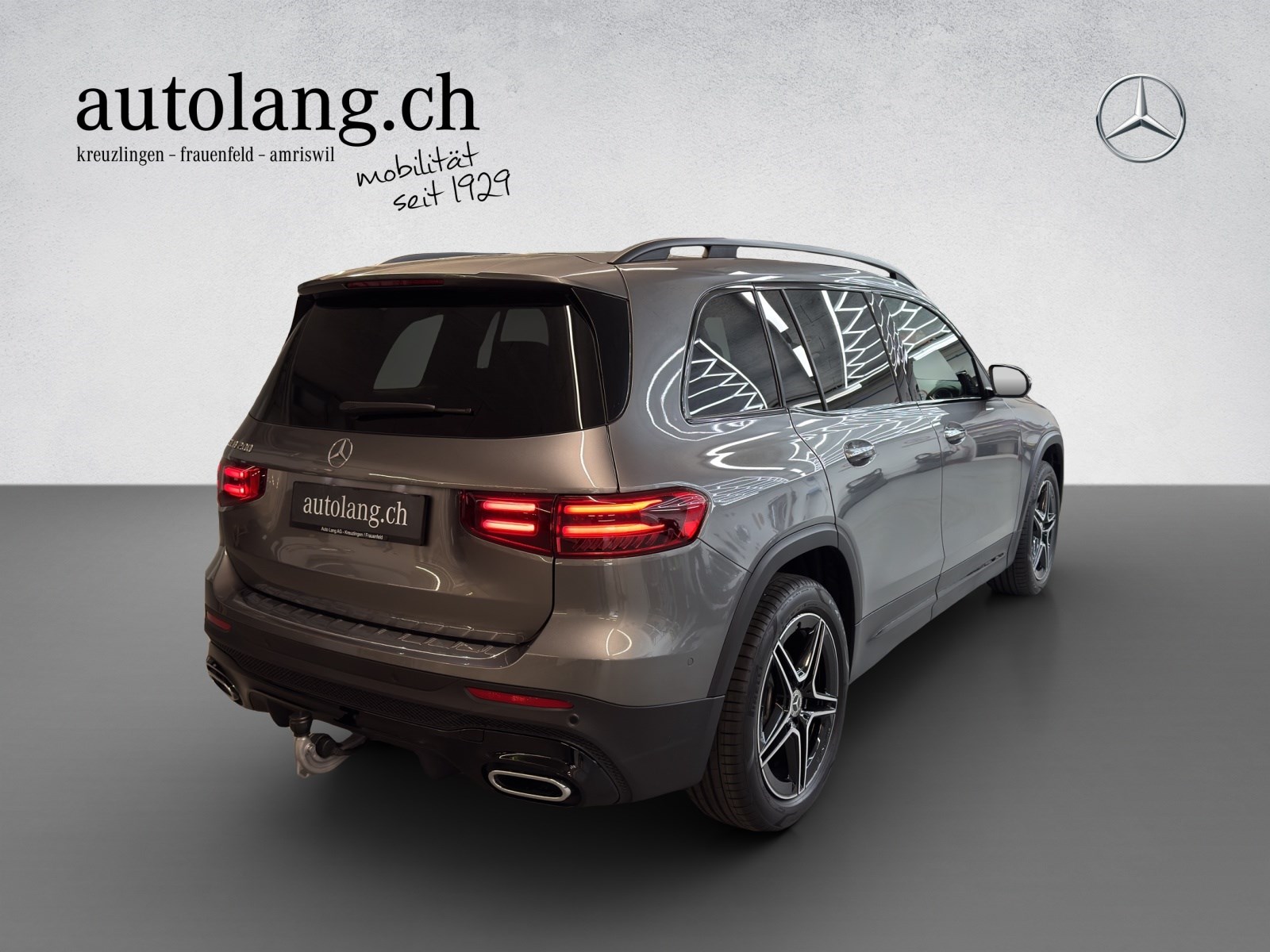 MERCEDES-BENZ GLB 200 AMG Line-showroom-element-3
