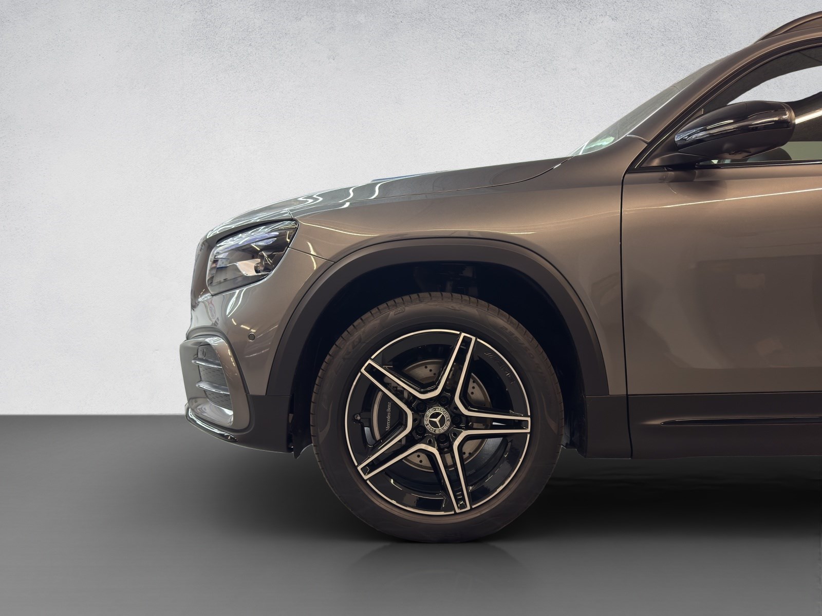 MERCEDES-BENZ GLB 200 AMG Line-image-6