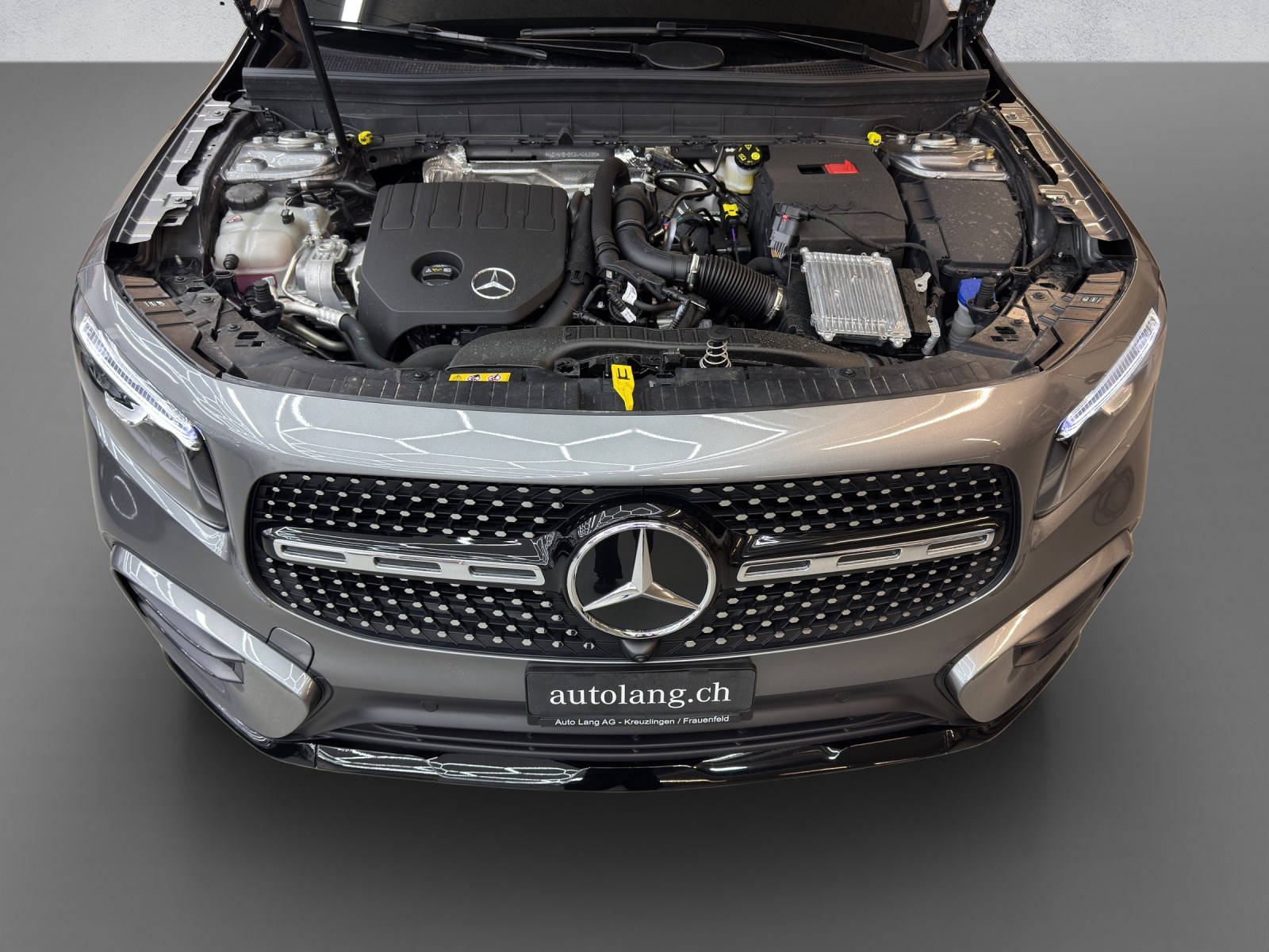 MERCEDES-BENZ GLB 200 AMG Line-image-8