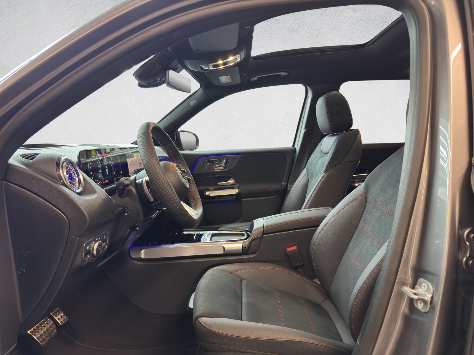 MERCEDES-BENZ GLB 200 AMG Line-image-9
