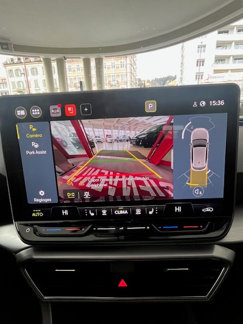 SEAT Leon 1.5 eTSI mHEV DSG FR-image-9