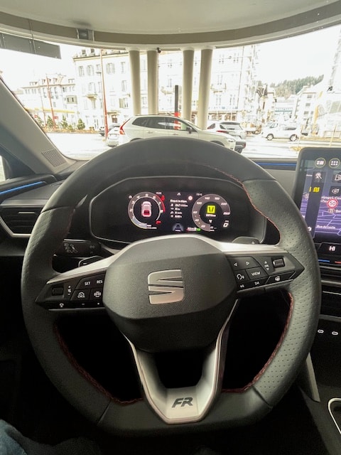 SEAT Leon 1.5 eTSI mHEV DSG FR-image-7