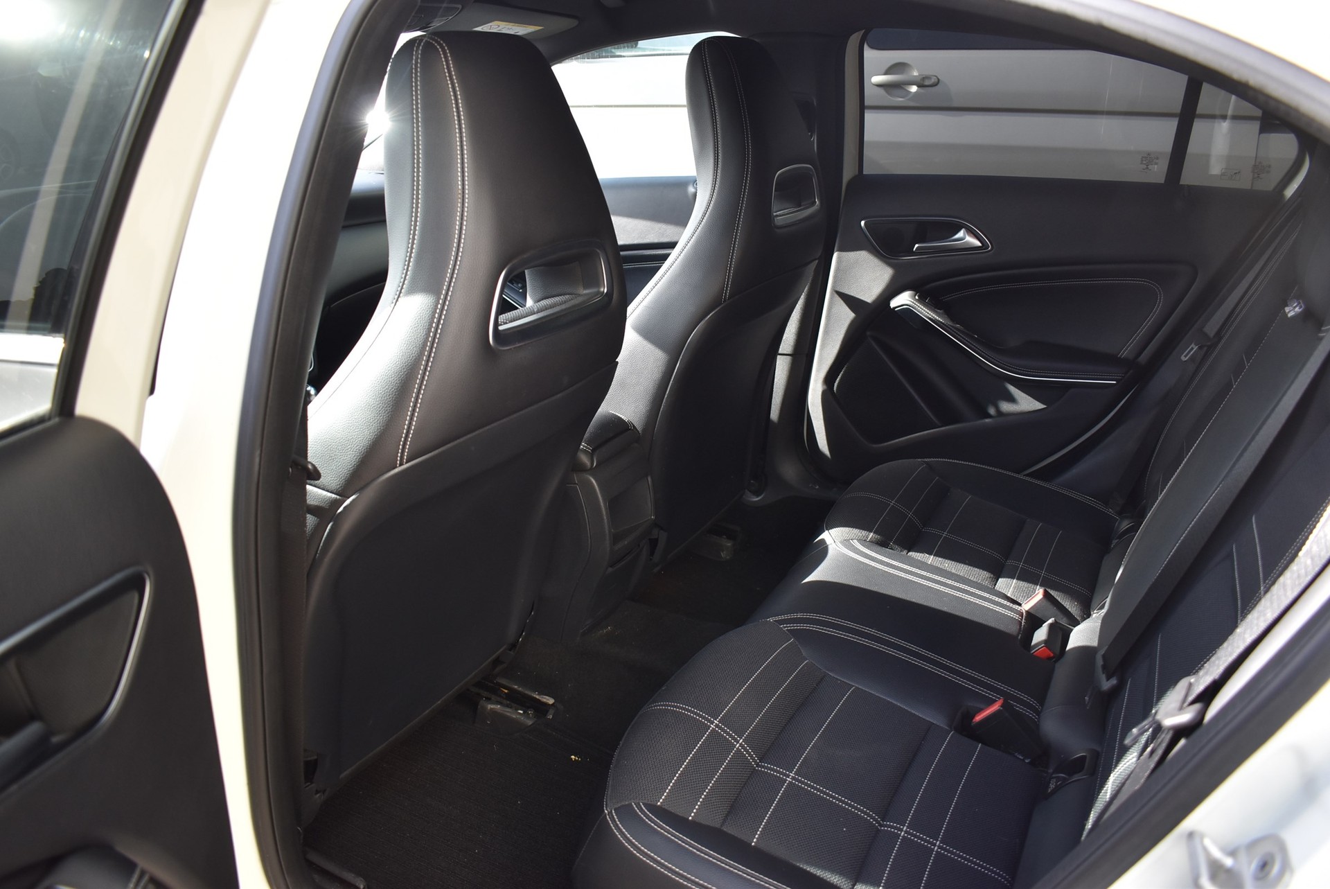 MERCEDES-BENZ A 180 Style-image-3