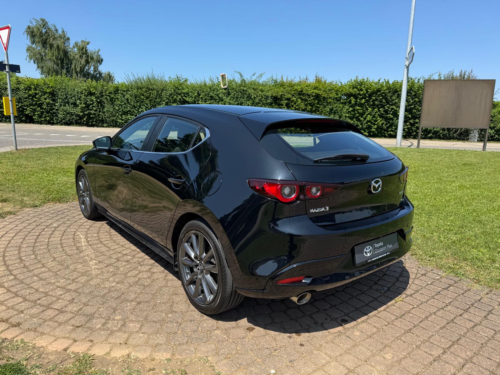 MAZDA 3 Hatchback SKYACTIV-X M Hybrid 186 Ambition Automat-showroom-element-2