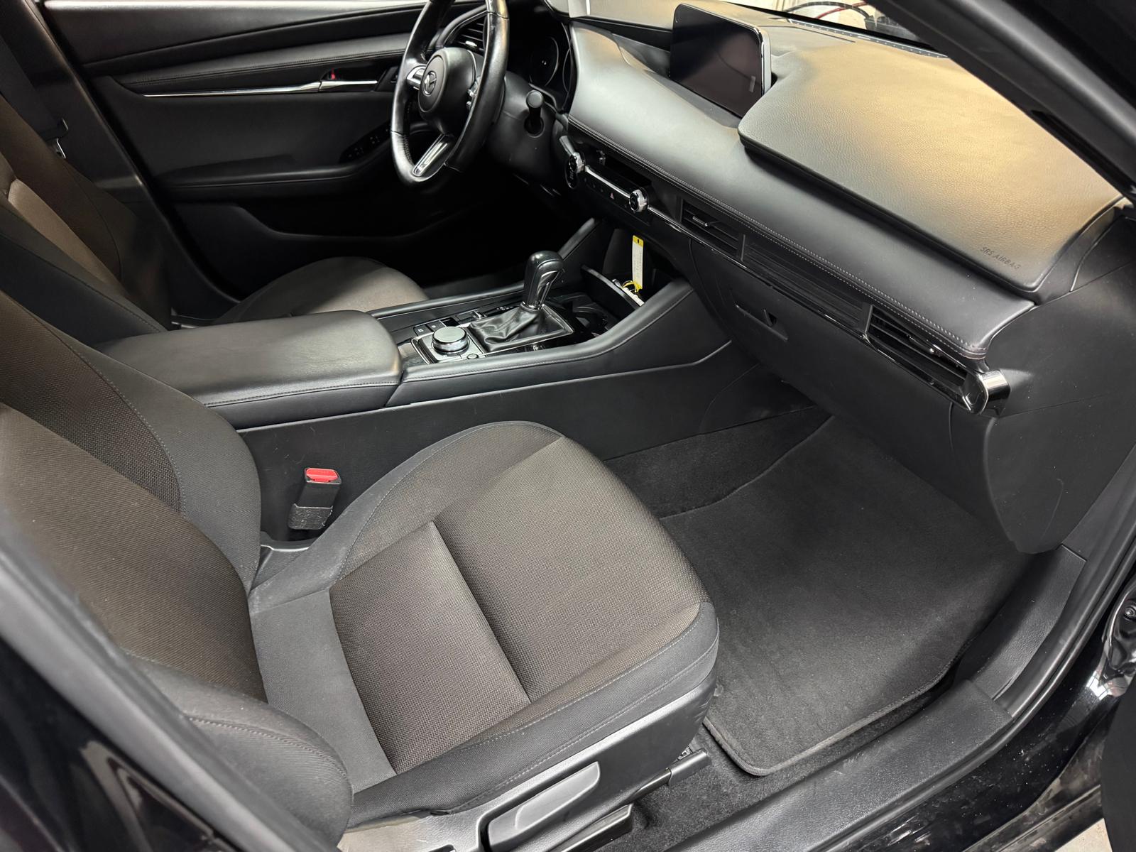 MAZDA 3 Hatchback SKYACTIV-X M Hybrid 186 Ambition Automat-image-10