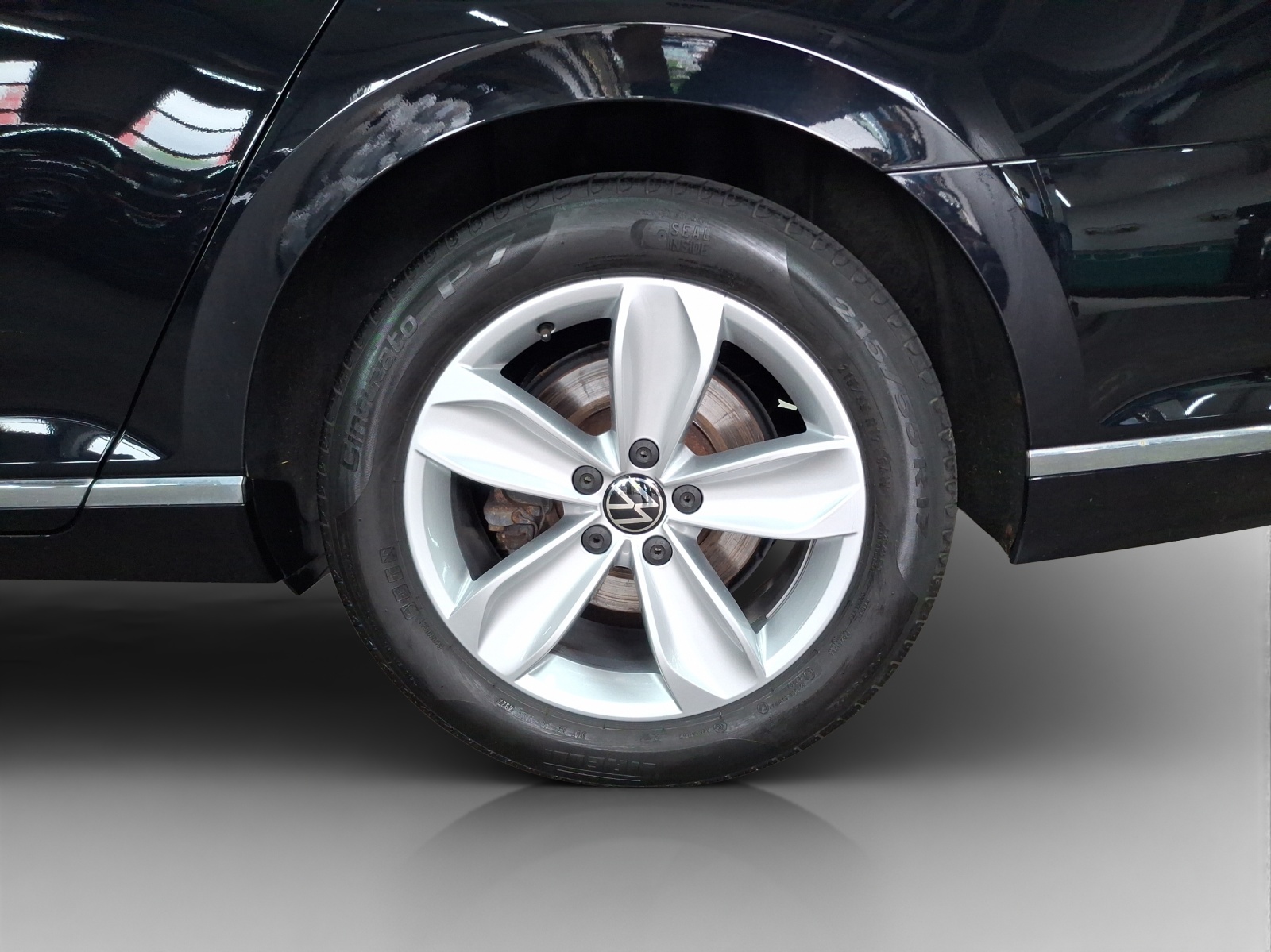 VW Passat 2.0 TDI BMT Elegance 4Motion DSG-image-13
