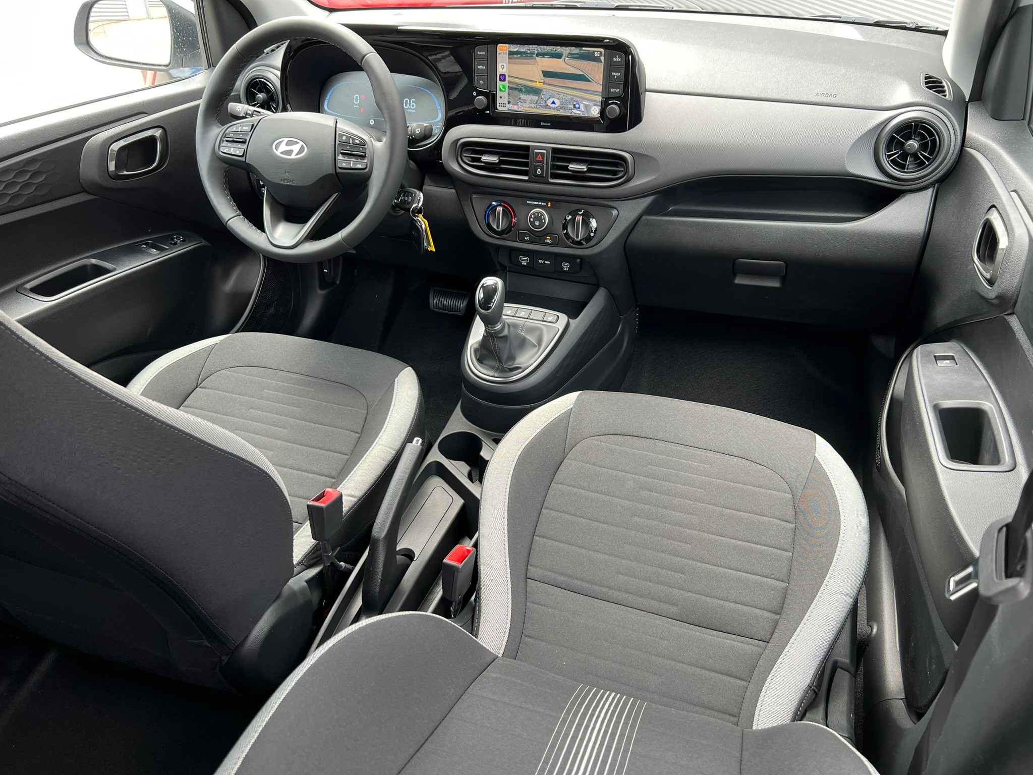 Image HYUNDAI I10 i10 1.2 Amplia Aut.