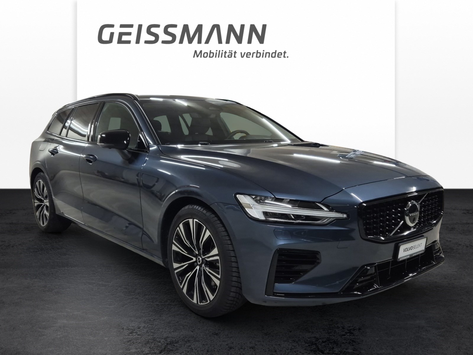 VOLVO V60 2.0 T8 TE Ultra Dark eAWD-showroom-element-1