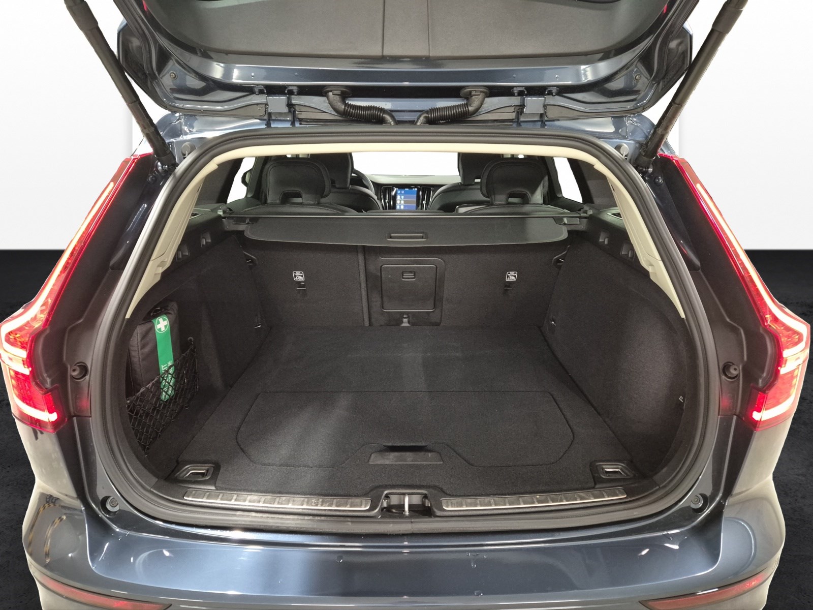 VOLVO V60 2.0 T8 TE Ultra Dark eAWD-image-14