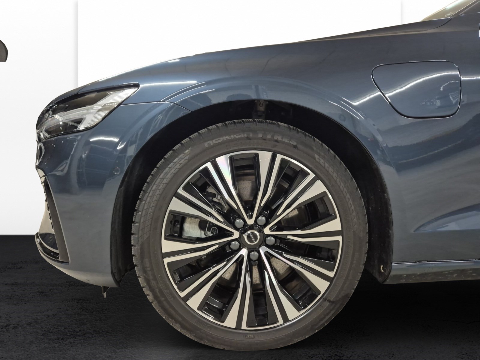 VOLVO V60 2.0 T8 TE Ultra Dark eAWD-image-15