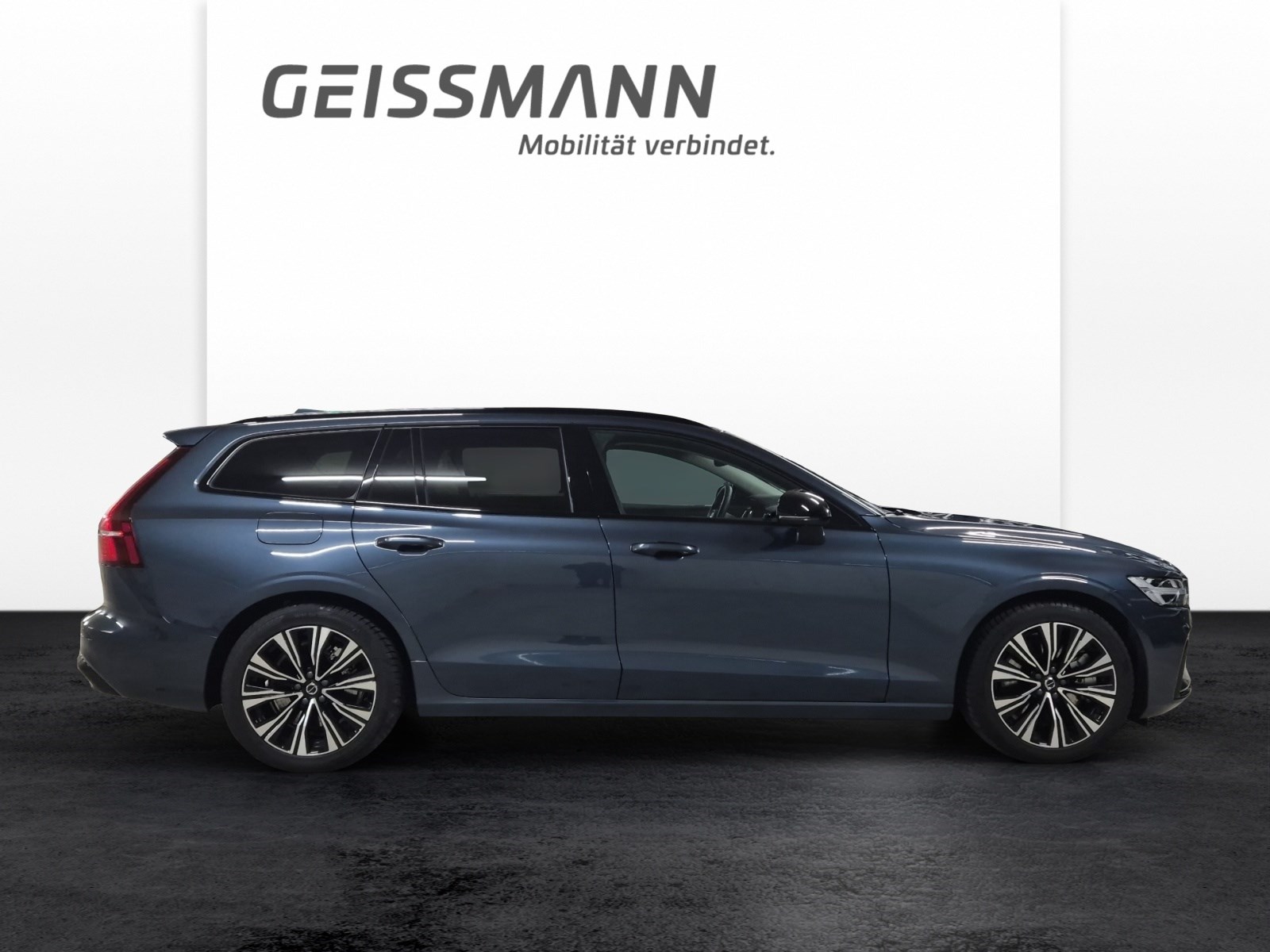 VOLVO V60 2.0 T8 TE Ultra Dark eAWD-showroom-element-3
