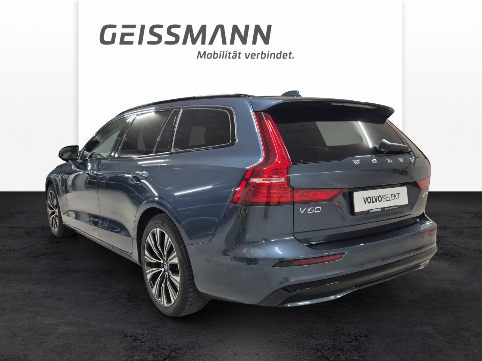 VOLVO V60 2.0 T8 TE Ultra Dark eAWD-image-5