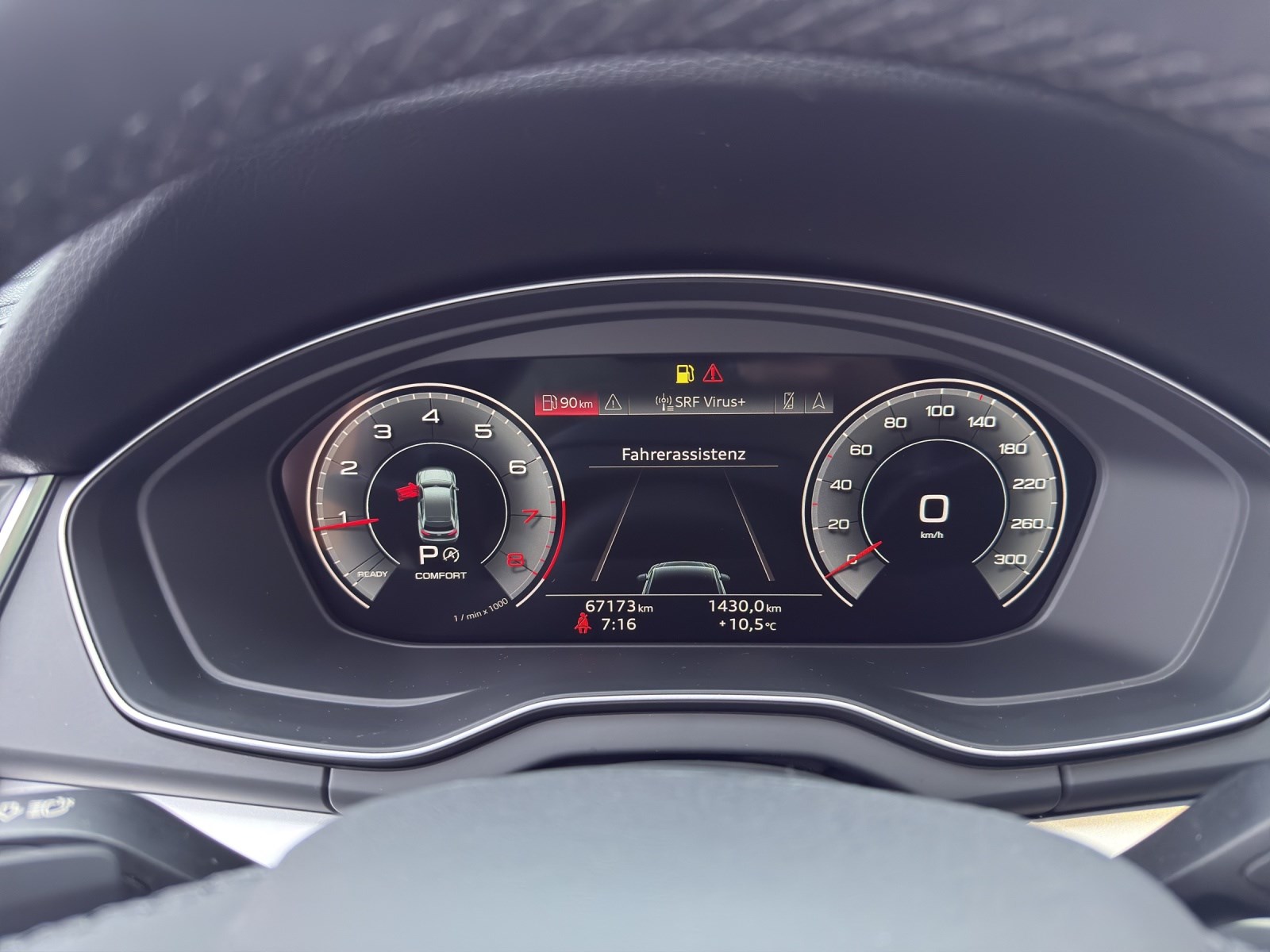 AUDI Q5 45 TFSI Black Edition quattro S-tronic-image-12
