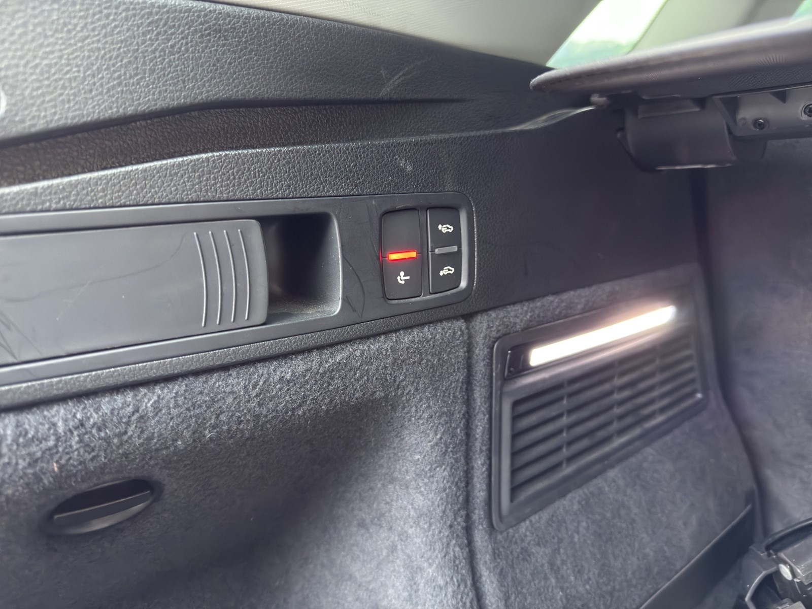 AUDI Q5 45 TFSI Black Edition quattro S-tronic-image-13