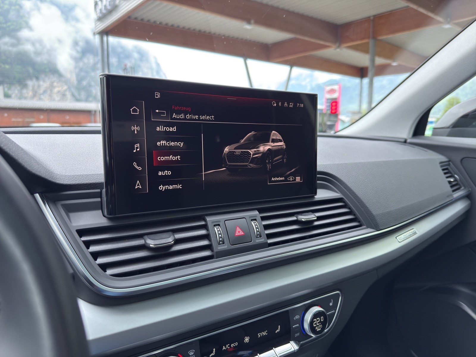 AUDI Q5 45 TFSI Black Edition quattro S-tronic-image-16